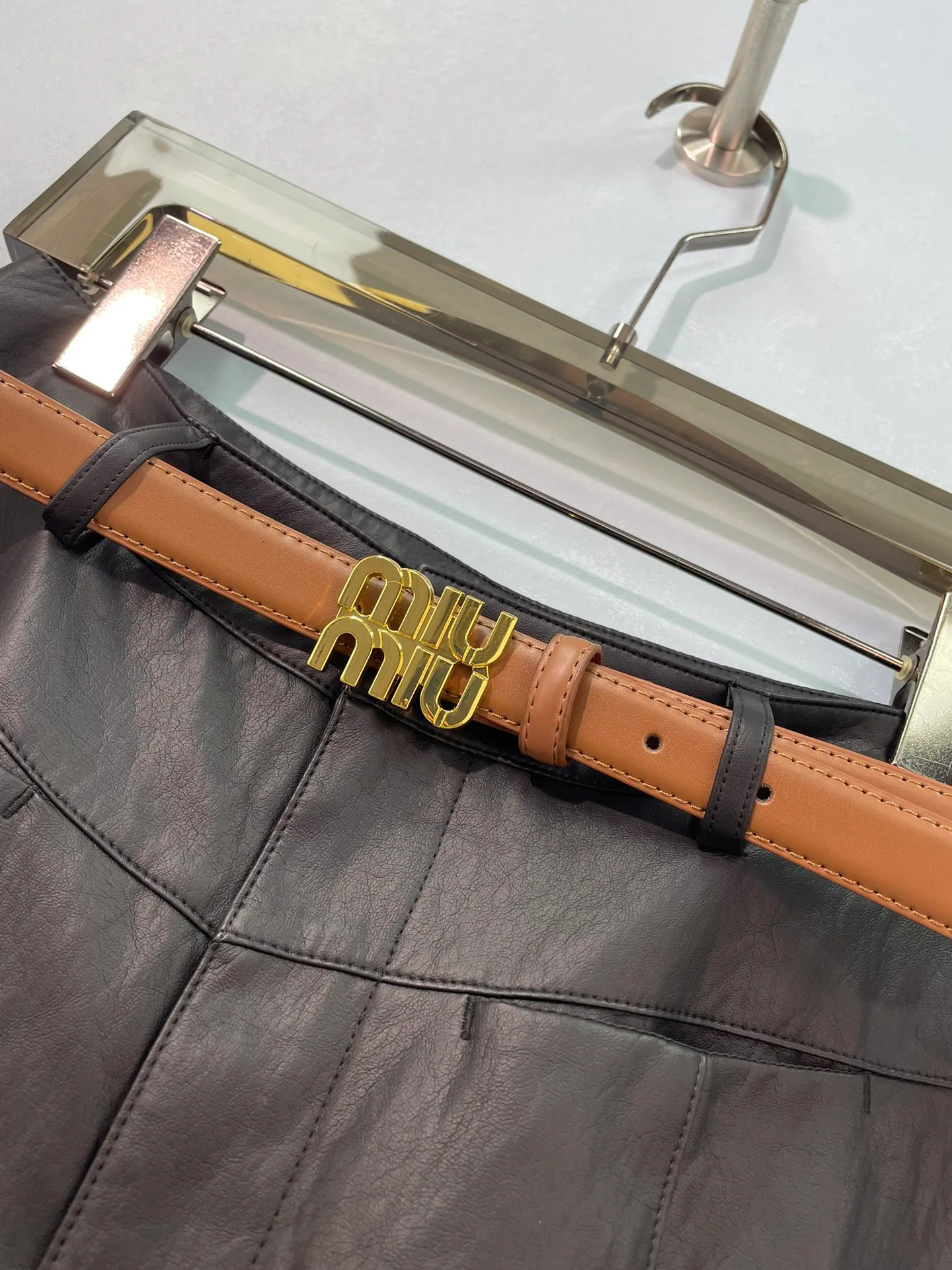 Women's Shorts MIU MIU 18151872