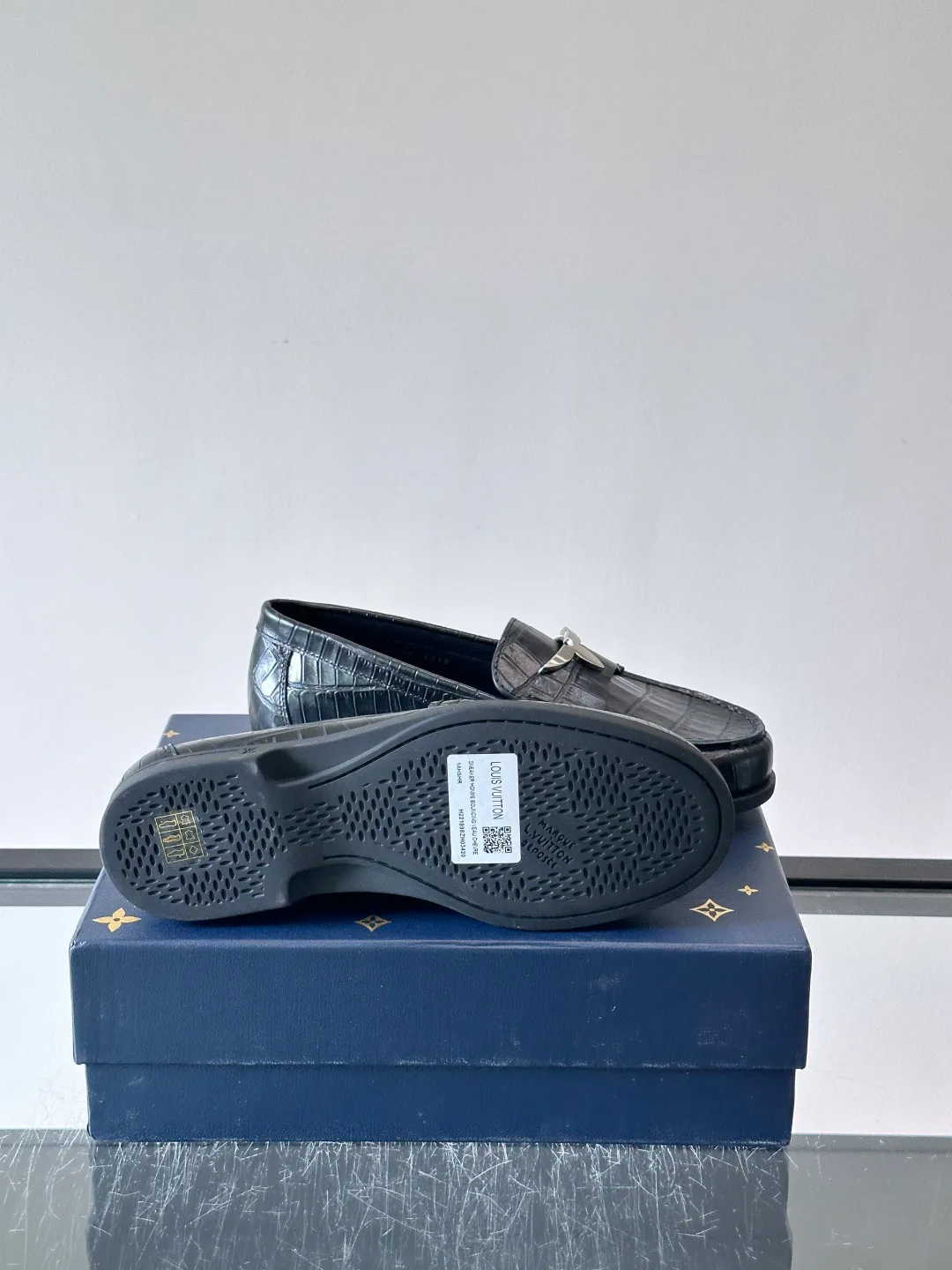 Men's Loafers And Dress Shoes LOUIS VUITTON 18118563