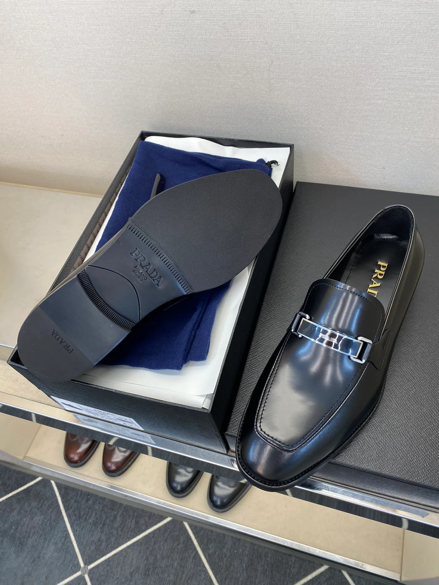 Men's Loafers And Dress Shoes PRADA 18079113