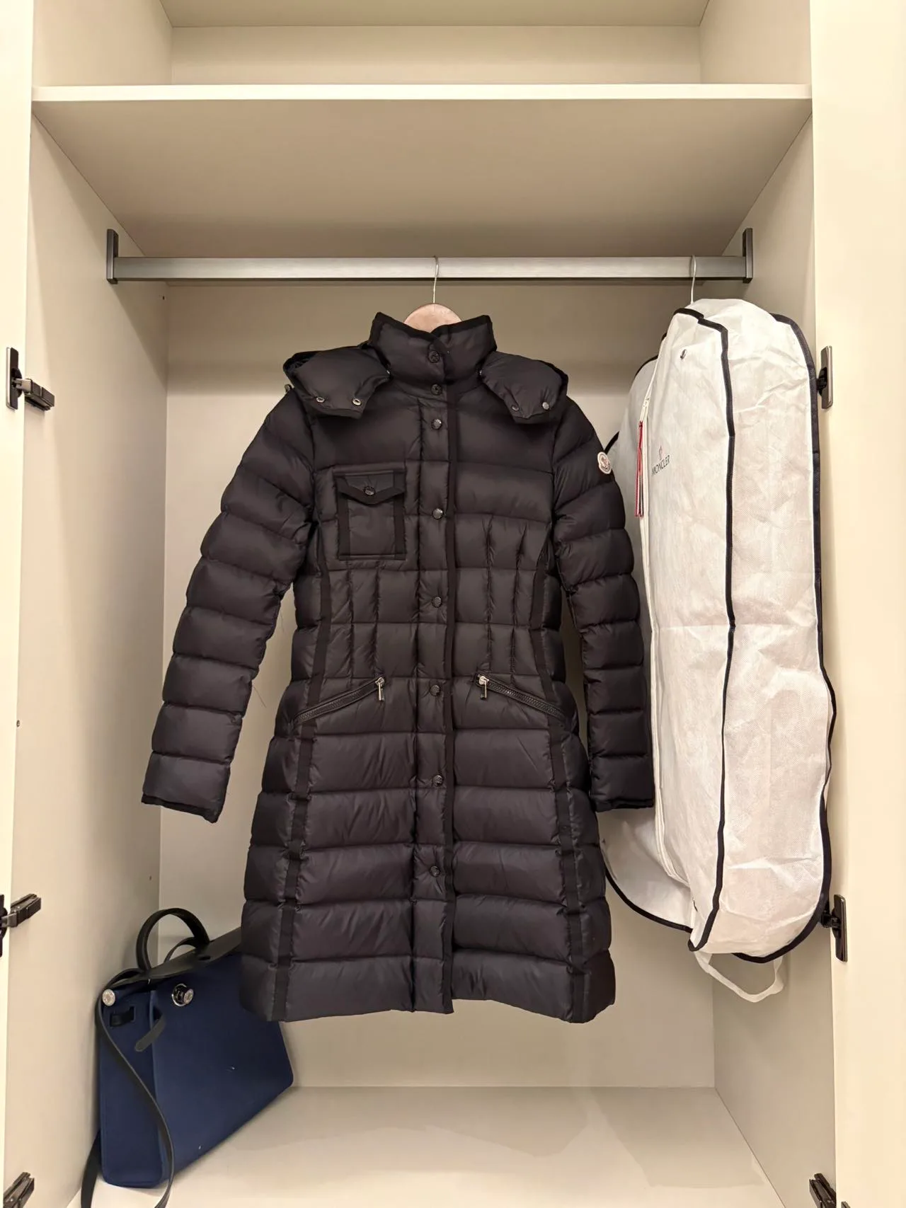 Women's Jackets And Down Jackets MONCLER 18198734