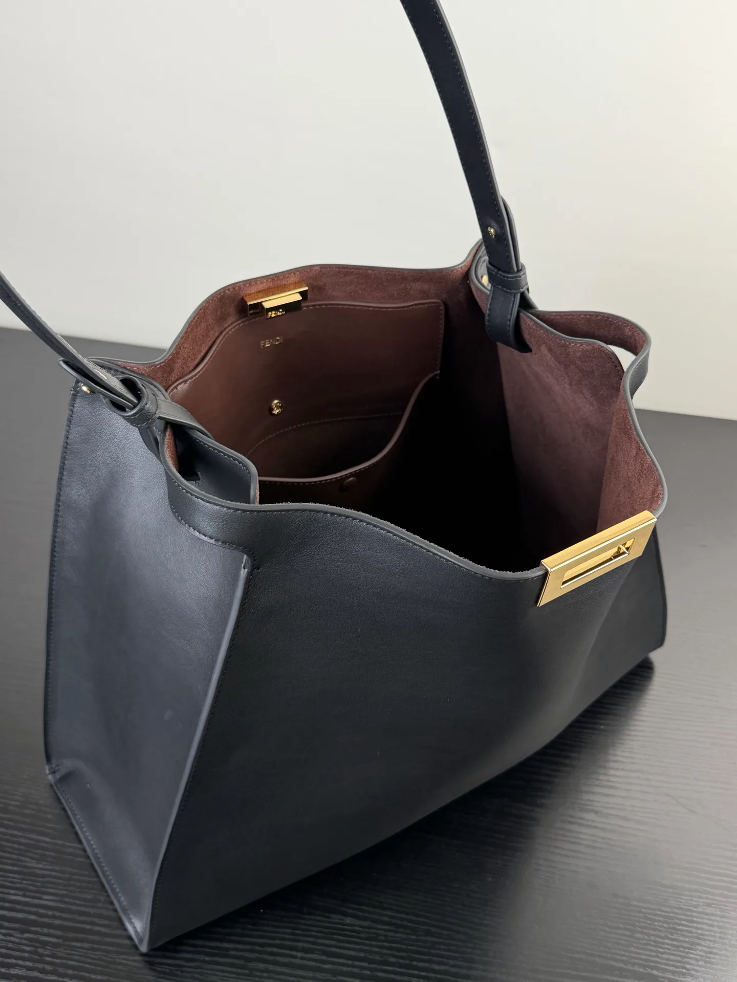 Women's Classic Handbags FENDI 17901915