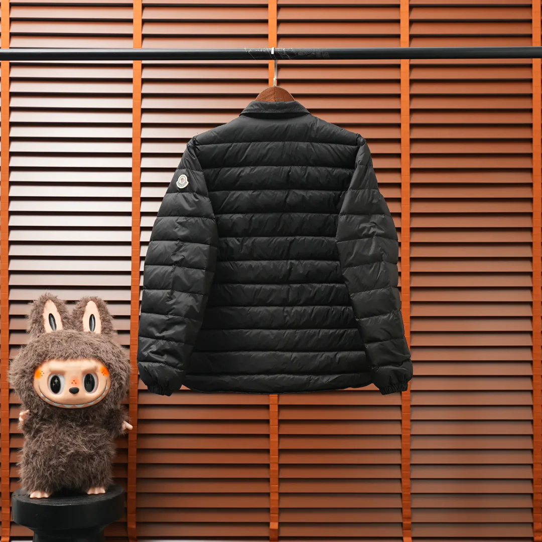 Women's Jackets And Down Jackets MONCLER 18455987