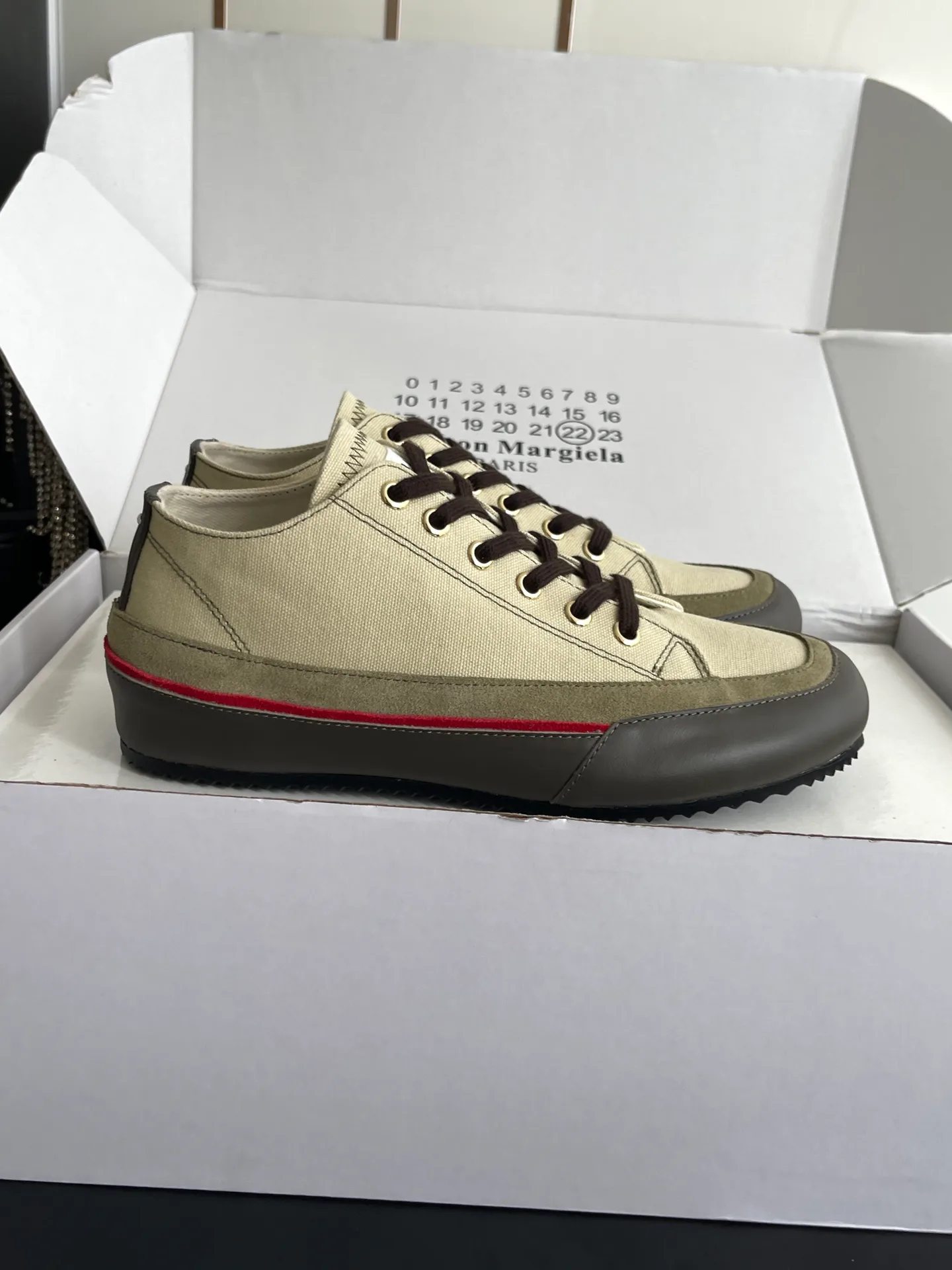 Women's Sneakers MAISON MARGIELA 17554408