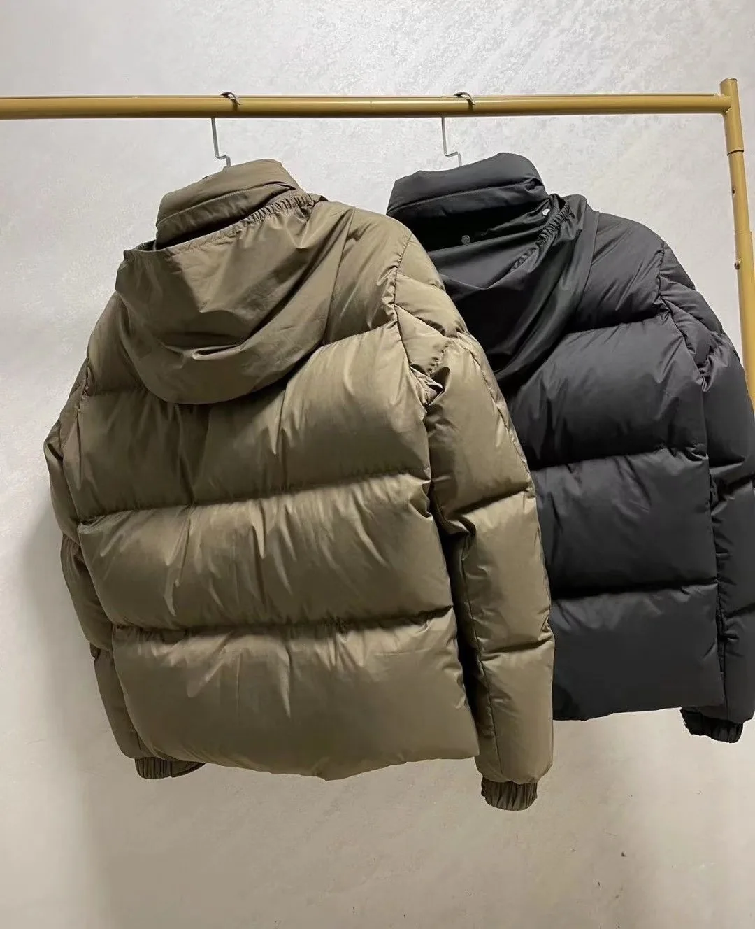 Women's Jackets And Down Jackets MONCLER 17964551