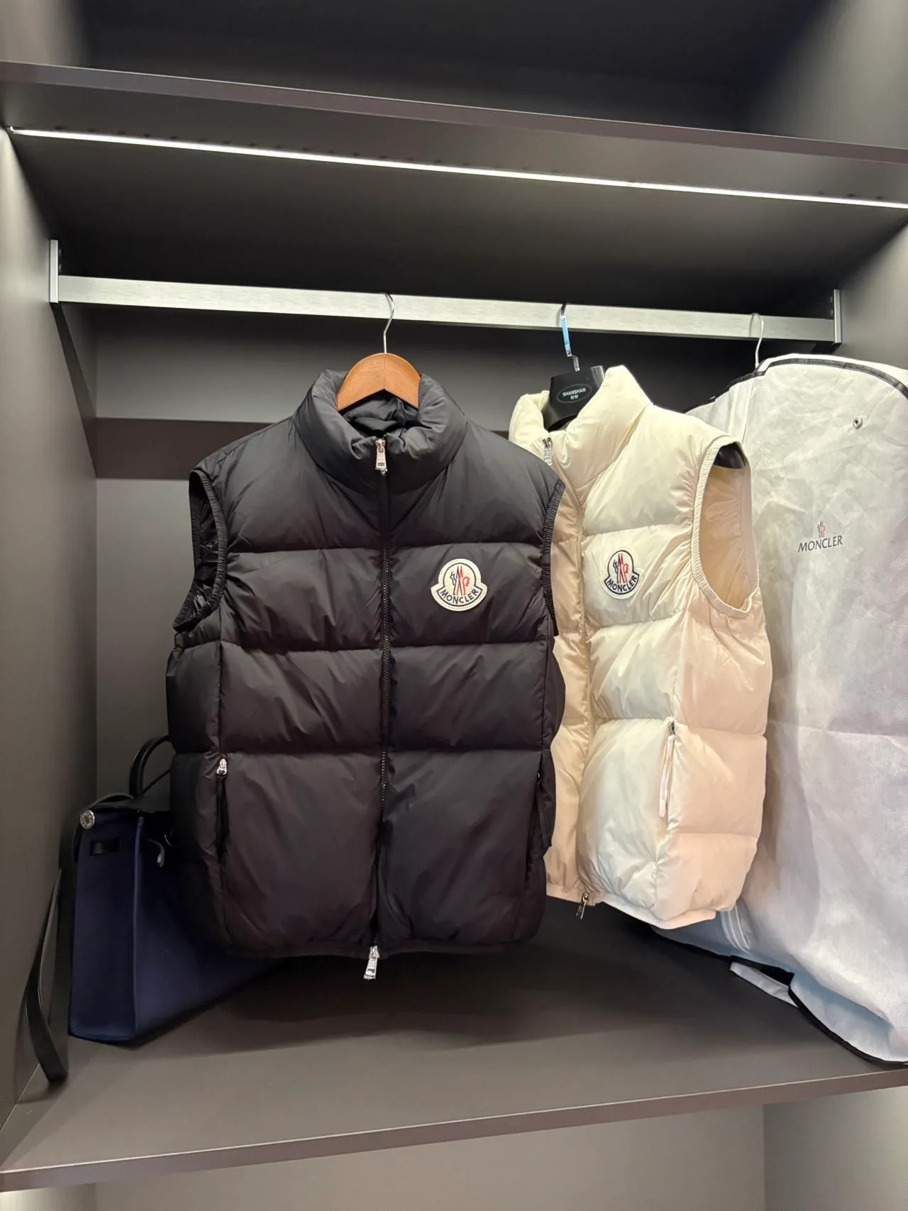 Women's Vests MONCLER 17942216