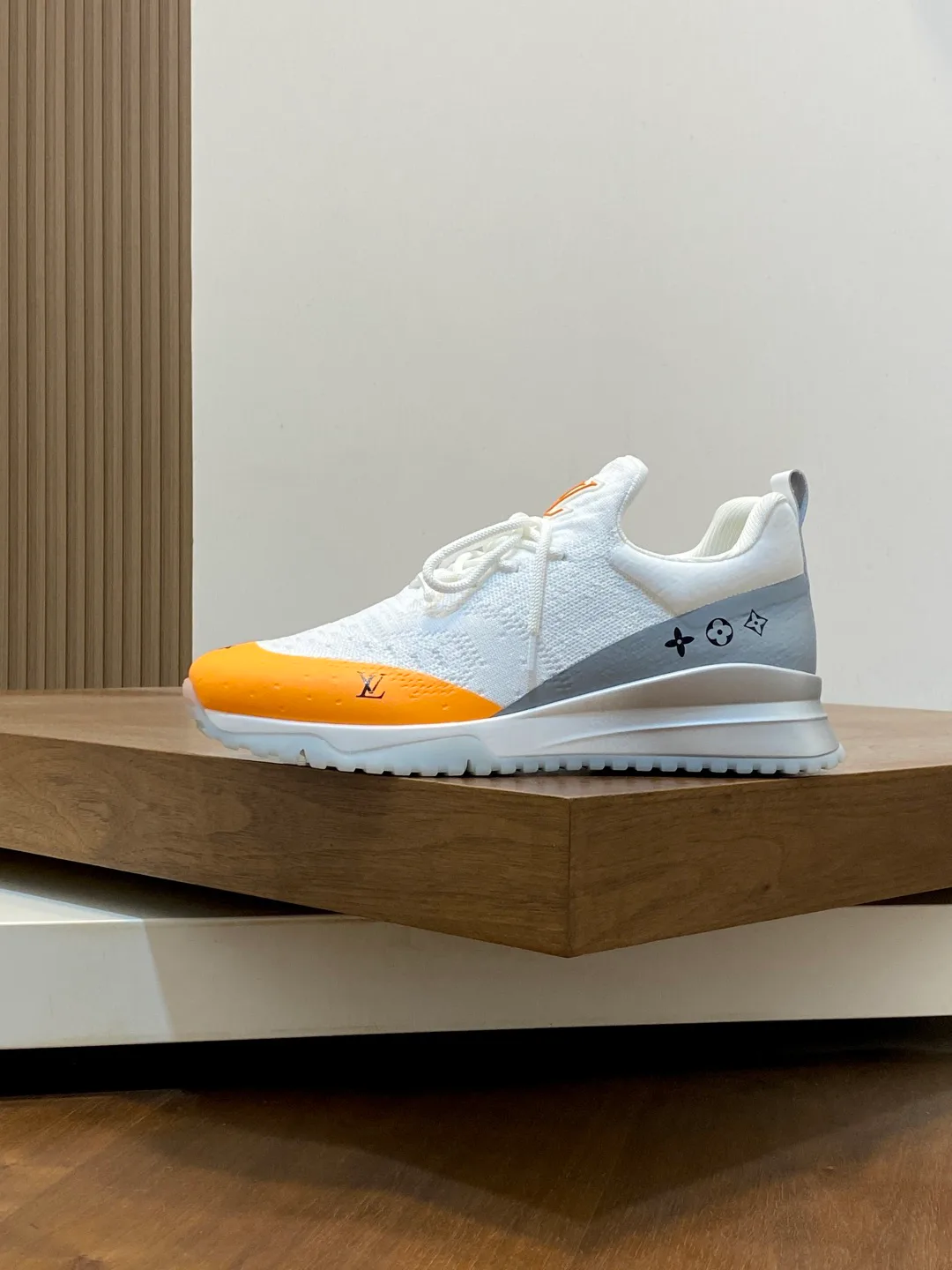Men's Sneakers LOUIS VUITTON 17862109