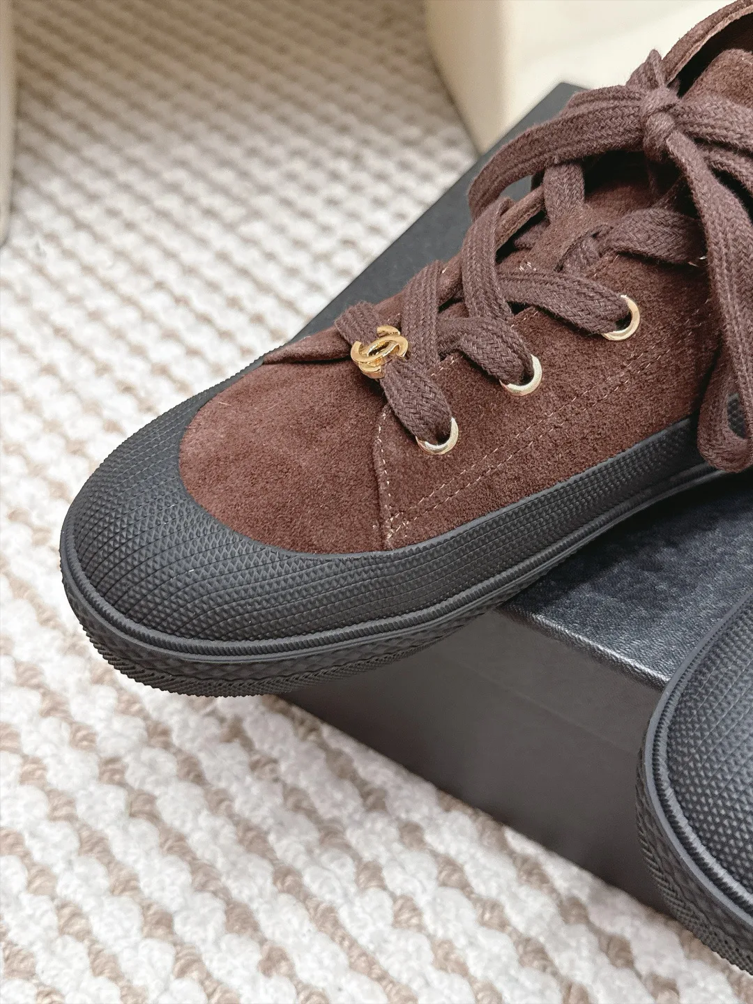 Women's Sneakers CHANEL 18497856