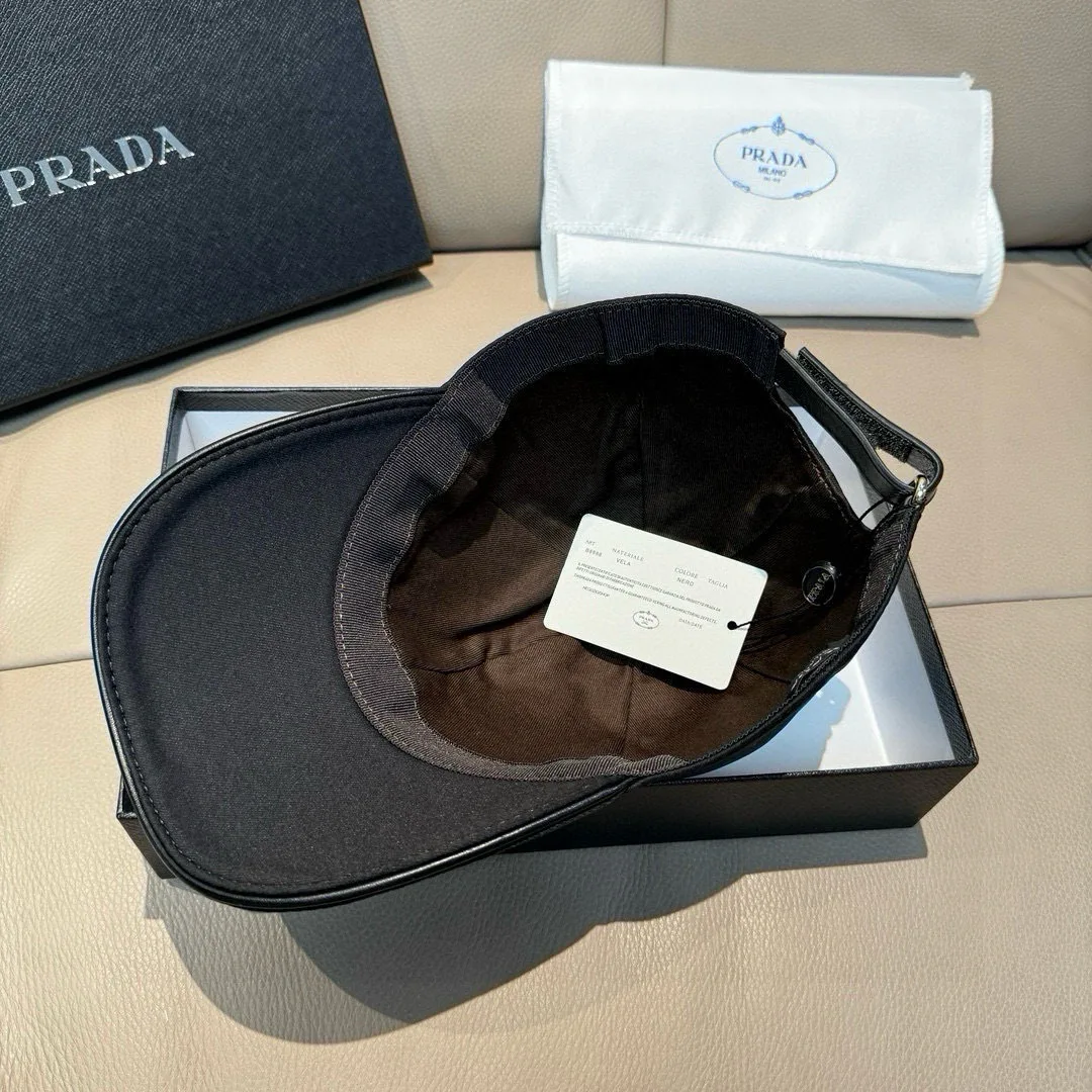 Hats PRADA 17515248