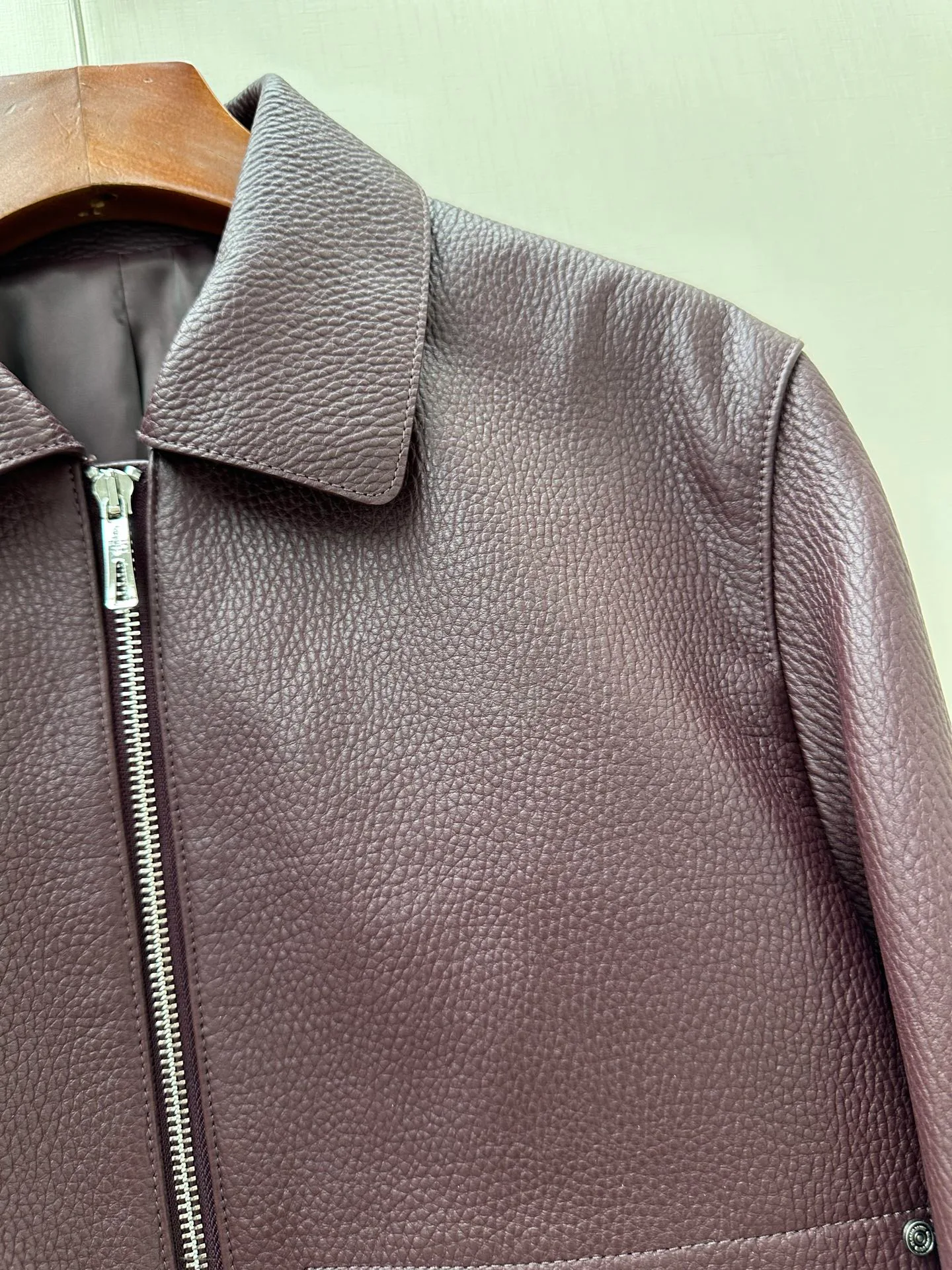 Women's Leather Jackets And Sheepskin Coats HERMES 18060873