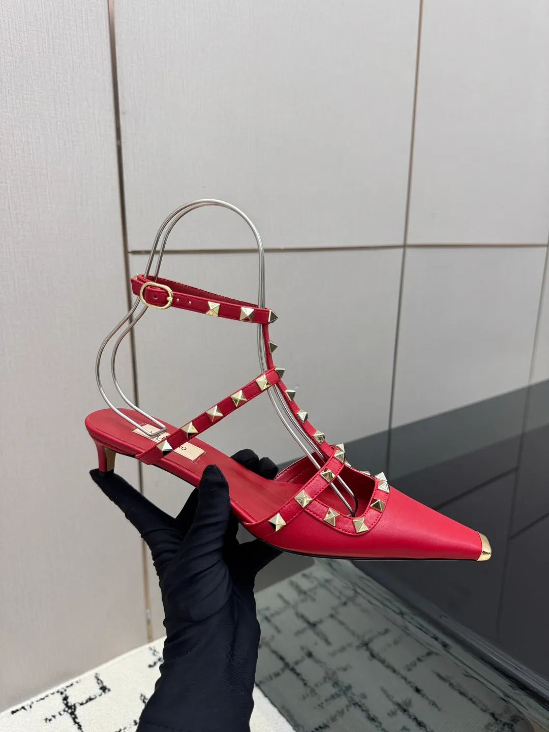 Women's Open-Toe Sandals VALENTINO 17594511