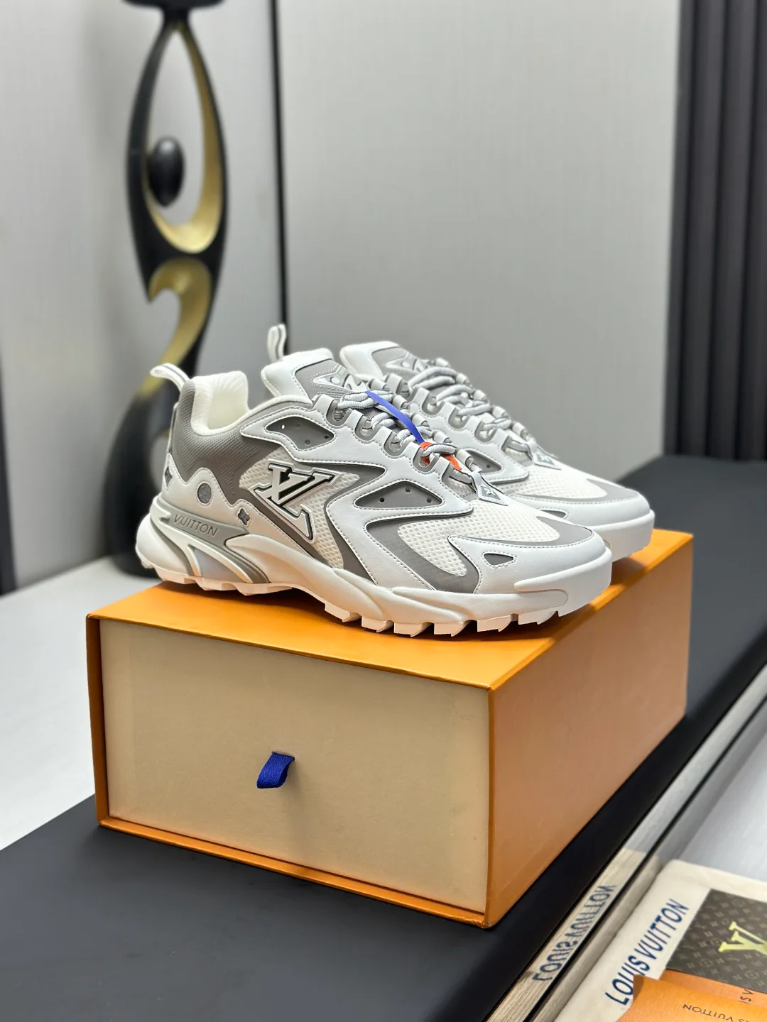 Women's Sneakers LOUIS VUITTON 18211985
