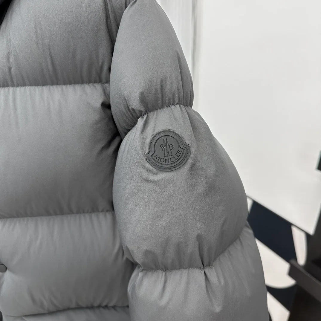Men's Jackets And Down Jackets MONCLER 18415709
