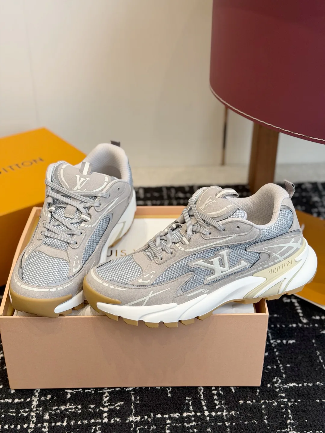 Men's Sneakers LOUIS VUITTON 17437986