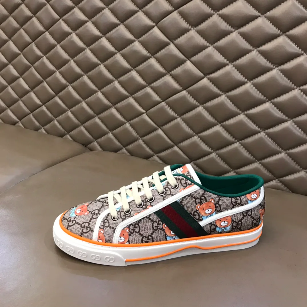 Women's Sneakers GUCCI 17955447