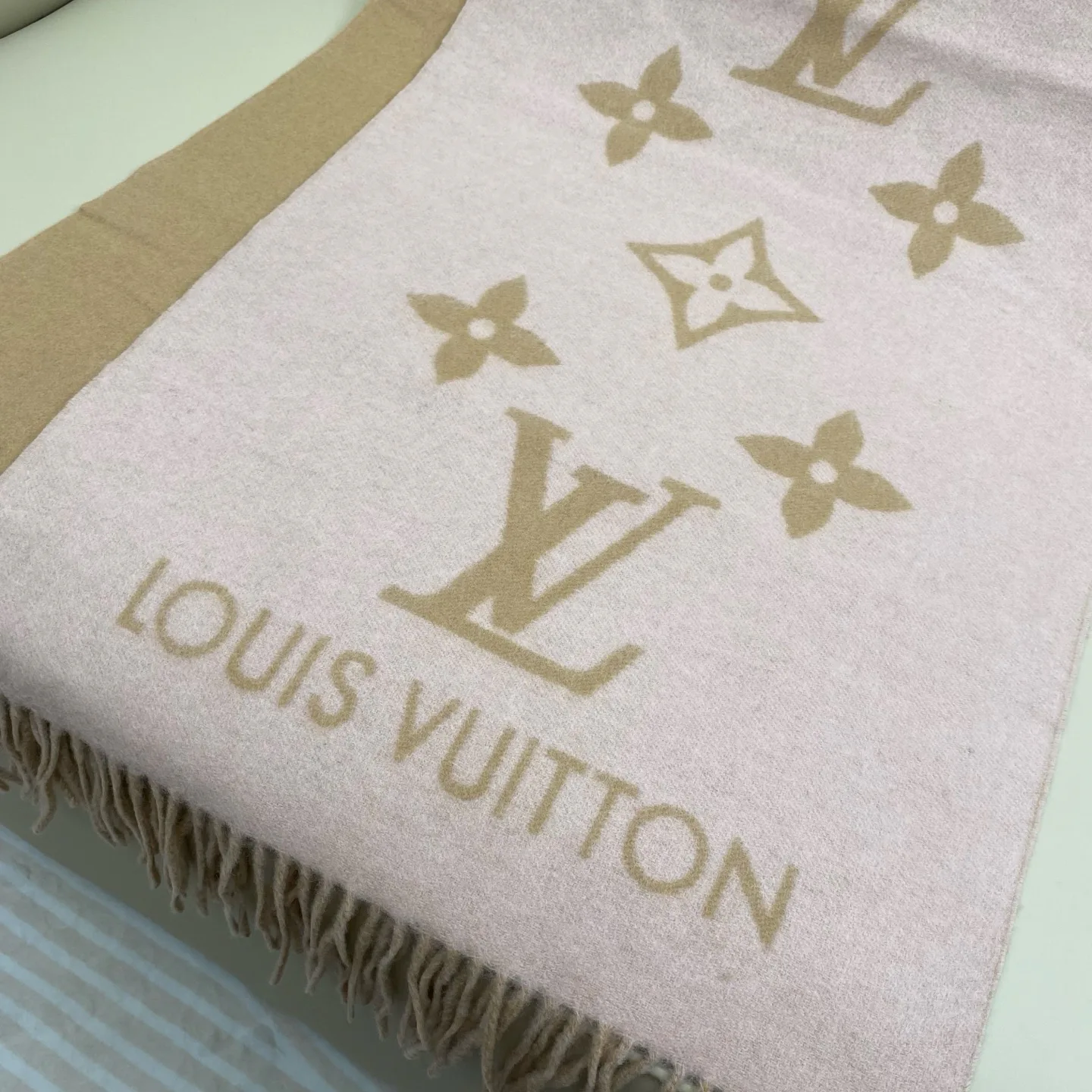 Scarves LOUIS VUITTON 18105572