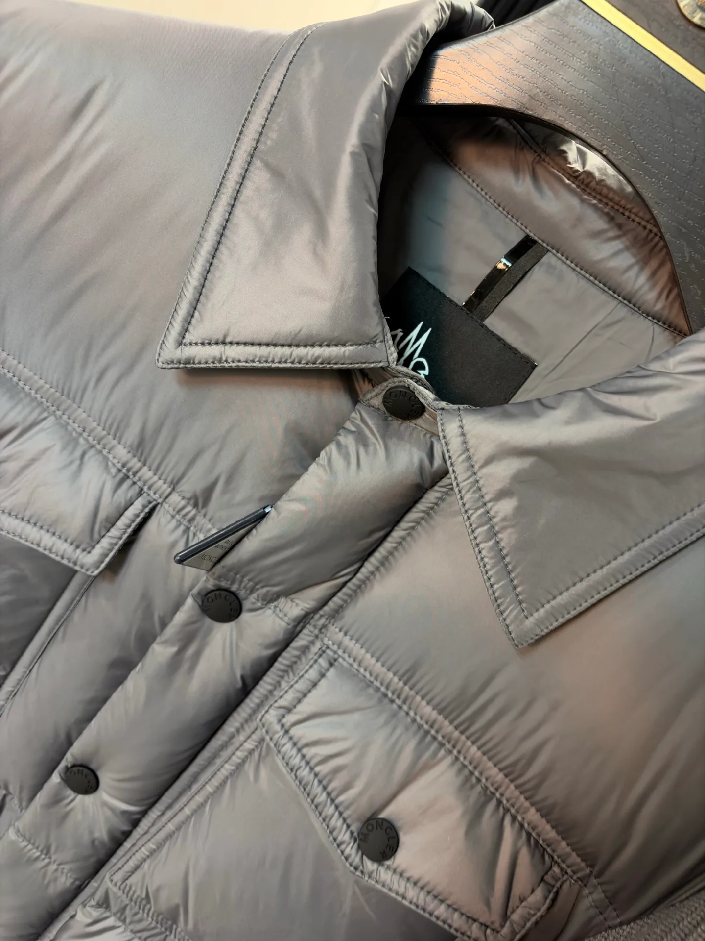 Women's Jackets And Down Jackets MONCLER 18391734