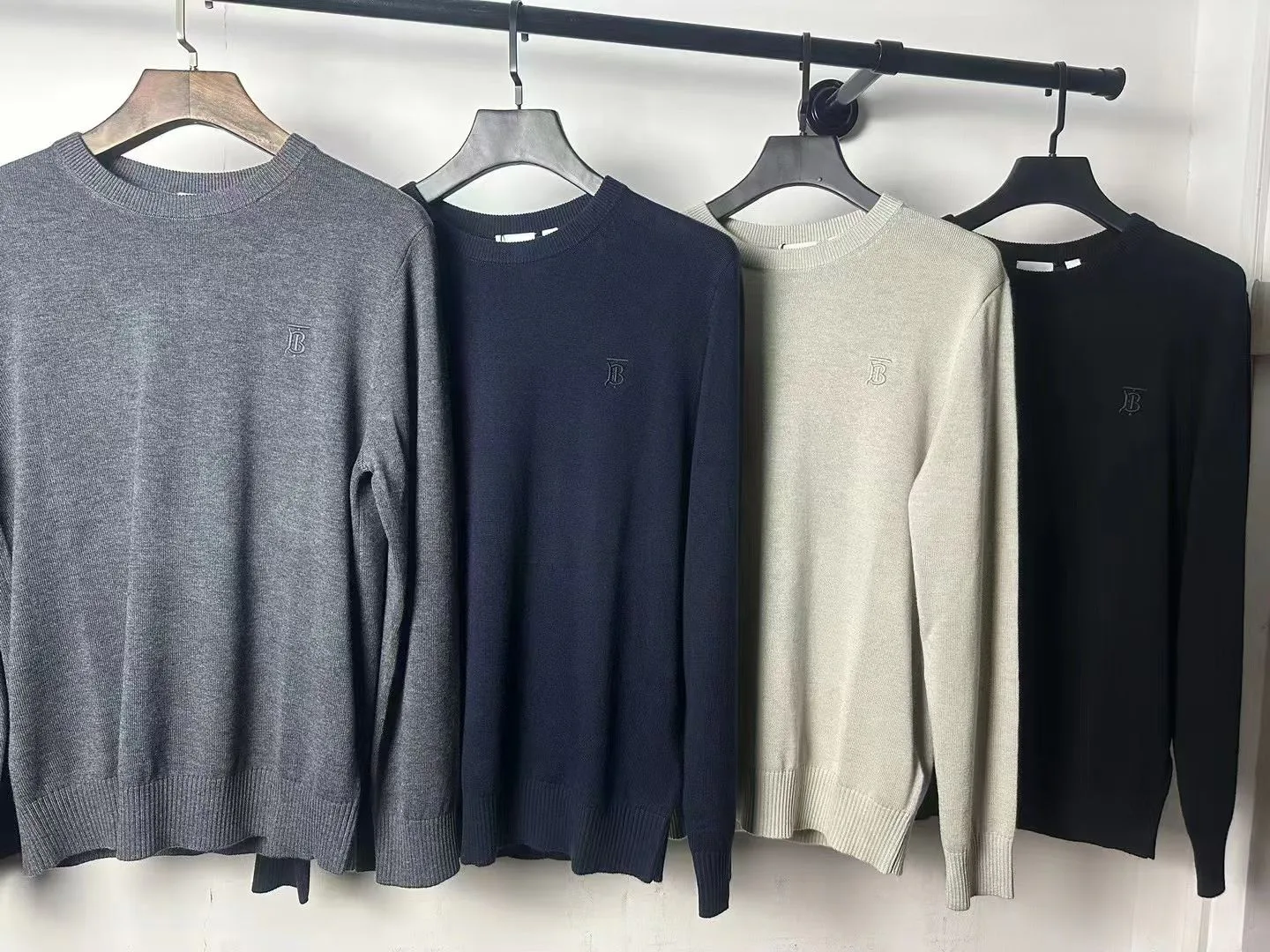 Men's Jumpers And Sweaters BURBERRY 18215802