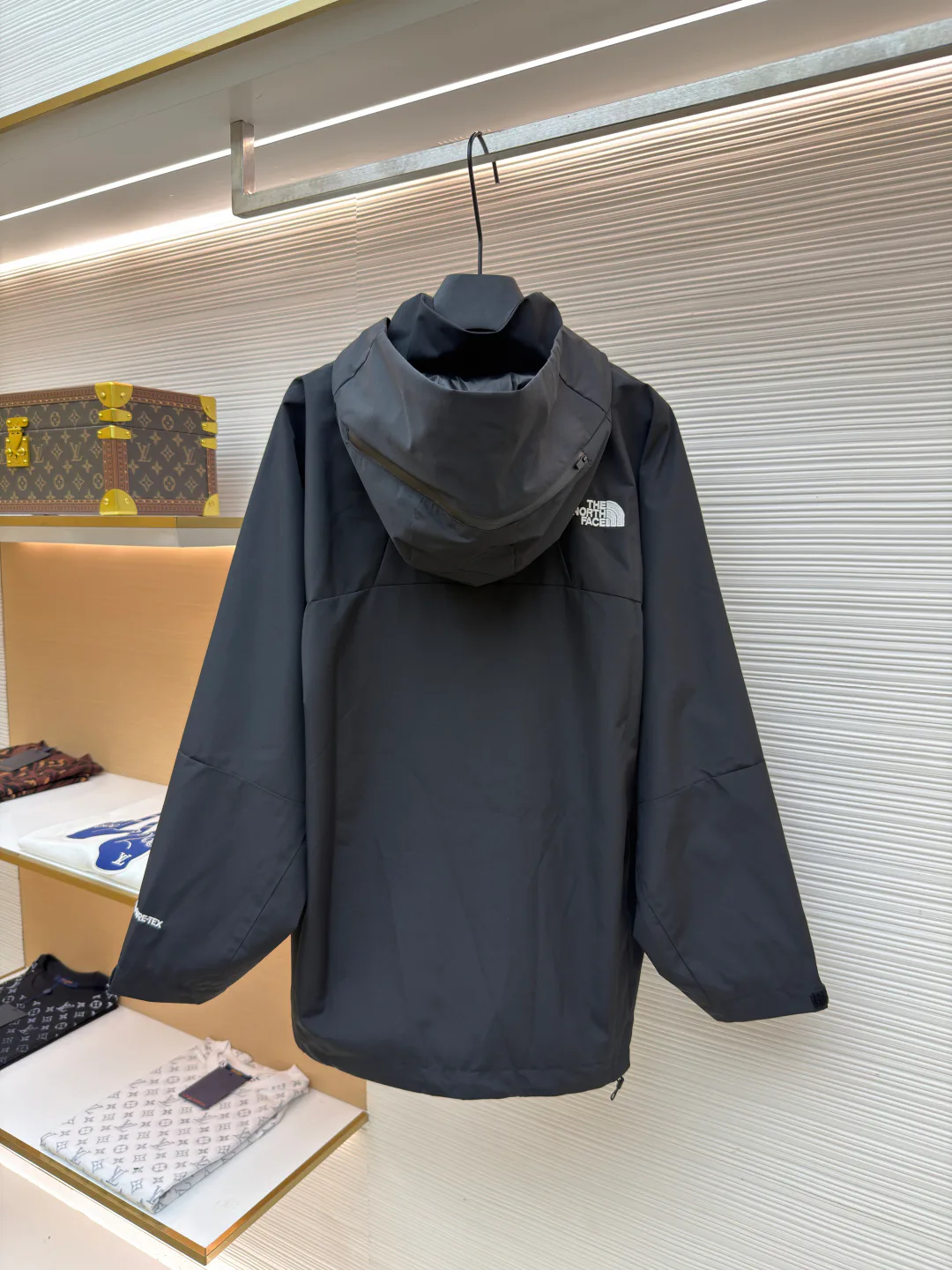Men's Jackets And Down Jackets THE NORTH FACE 18153628