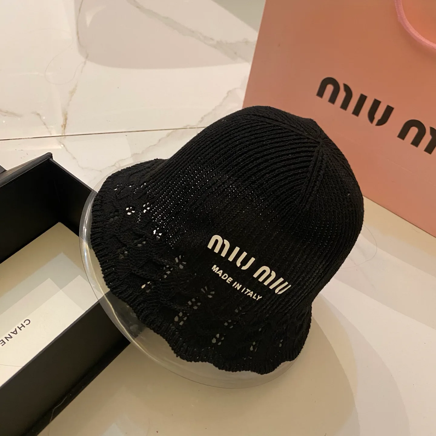 Hats MIU MIU 17498308