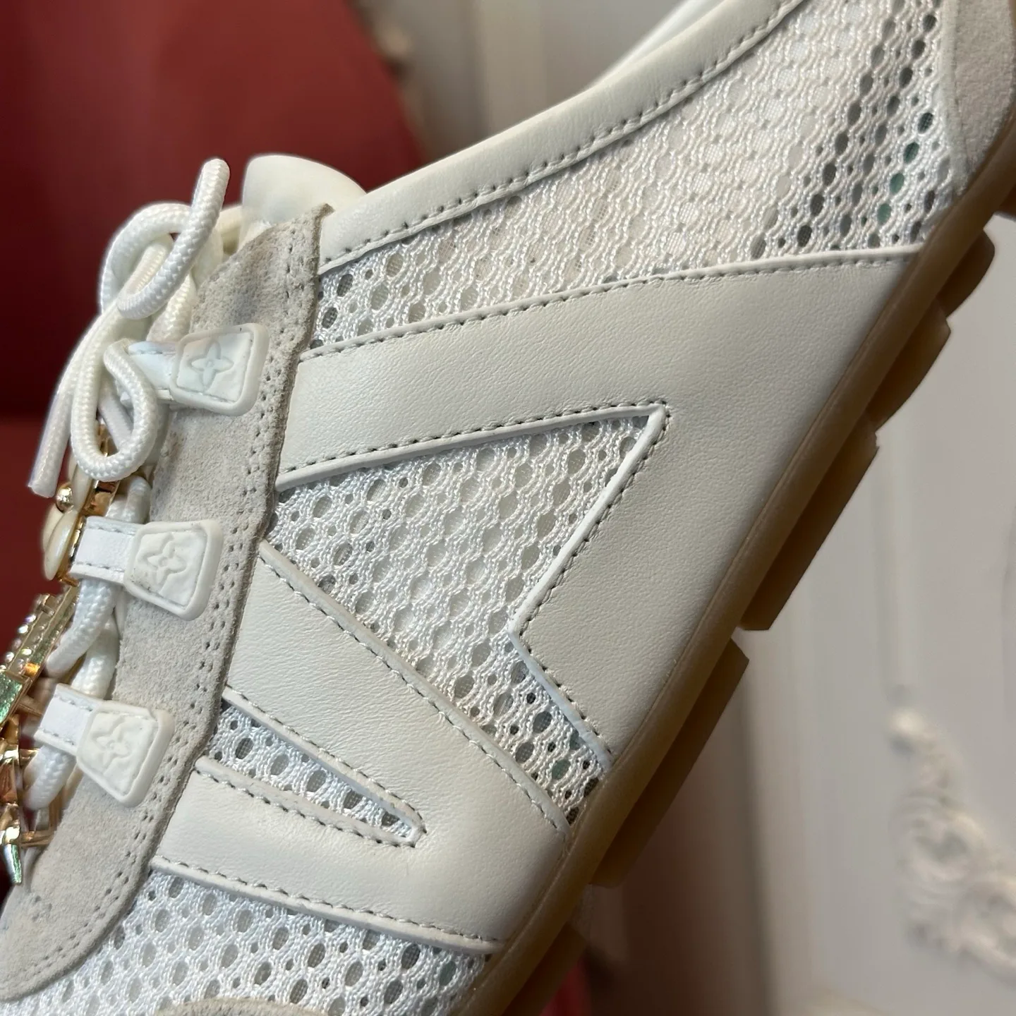 Women's Sneakers LOUIS VUITTON 18120470