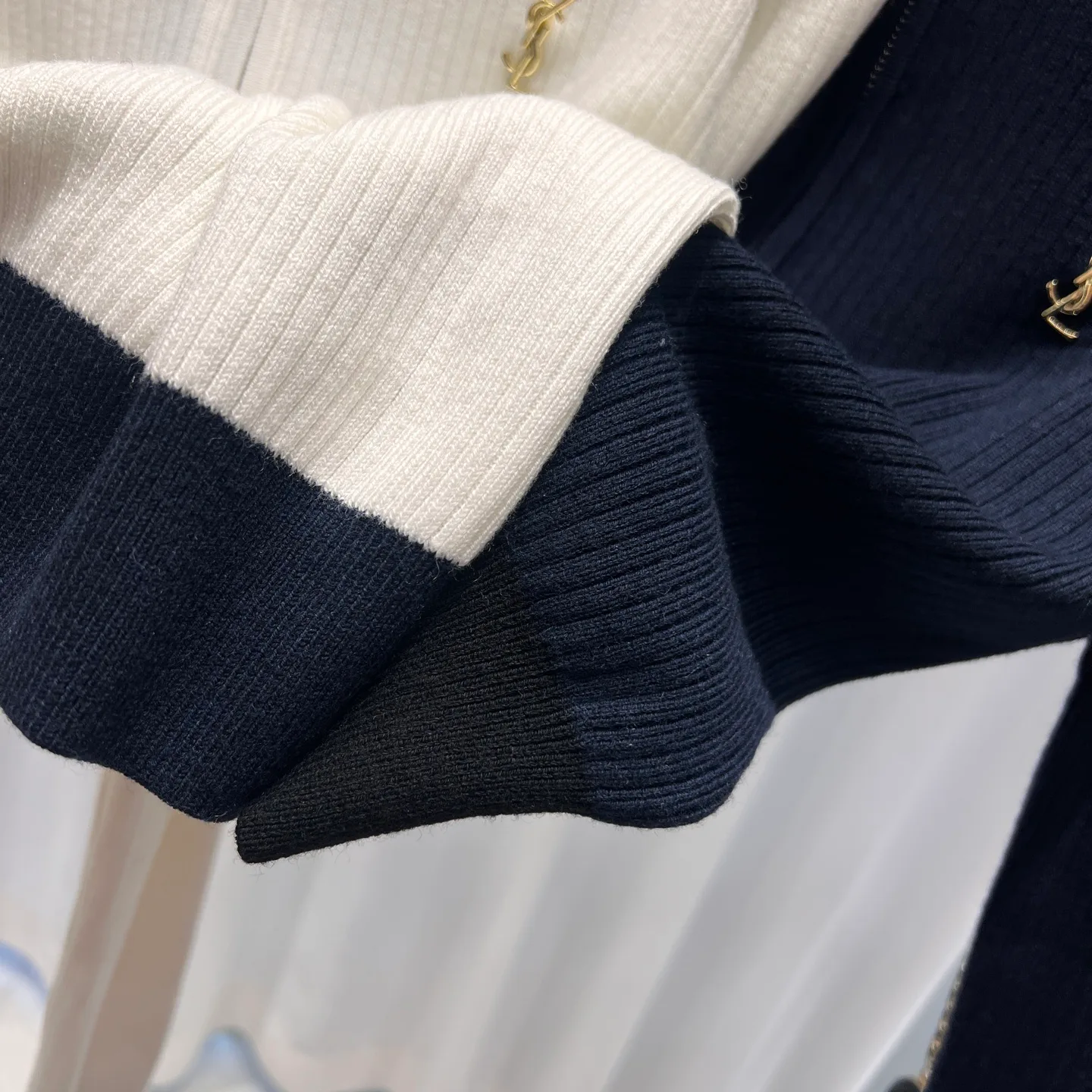 Women's Jumpers And Sweaters SAINT LAURENT 17889005