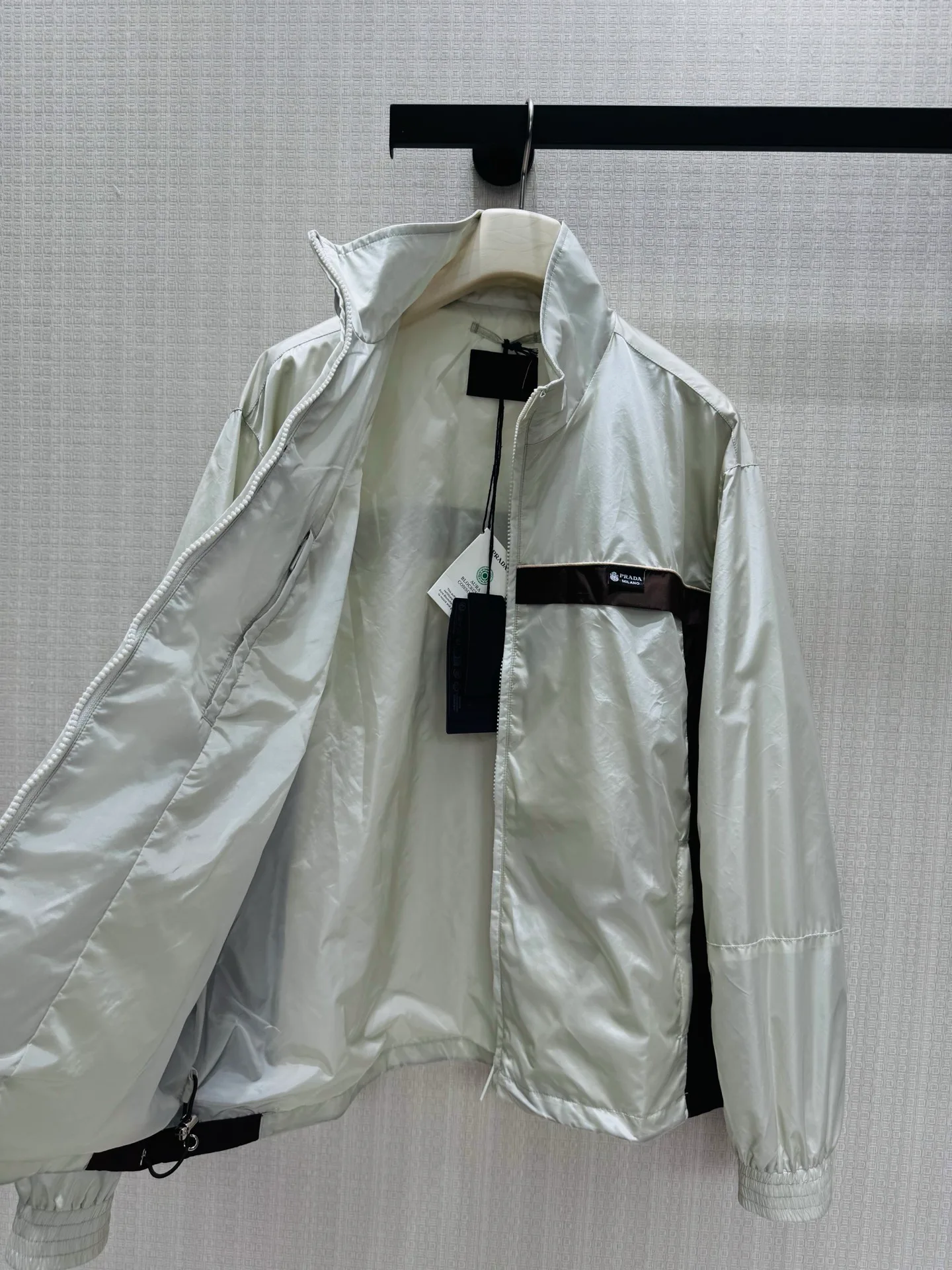 Women's Jackets And Down Jackets PRADA 18204517