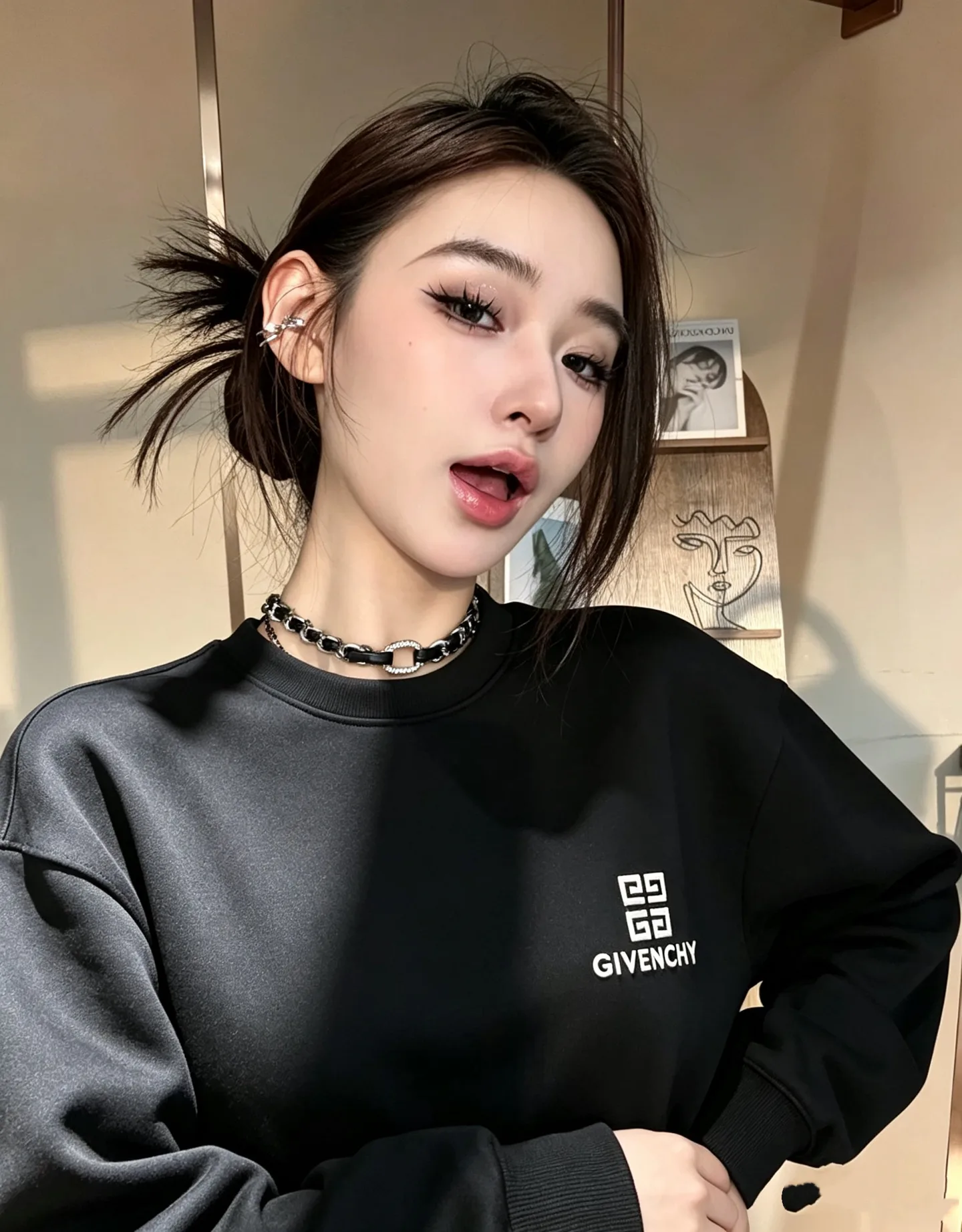 Men's Sweatshirts And Hoodies GIVENCHY 18081246