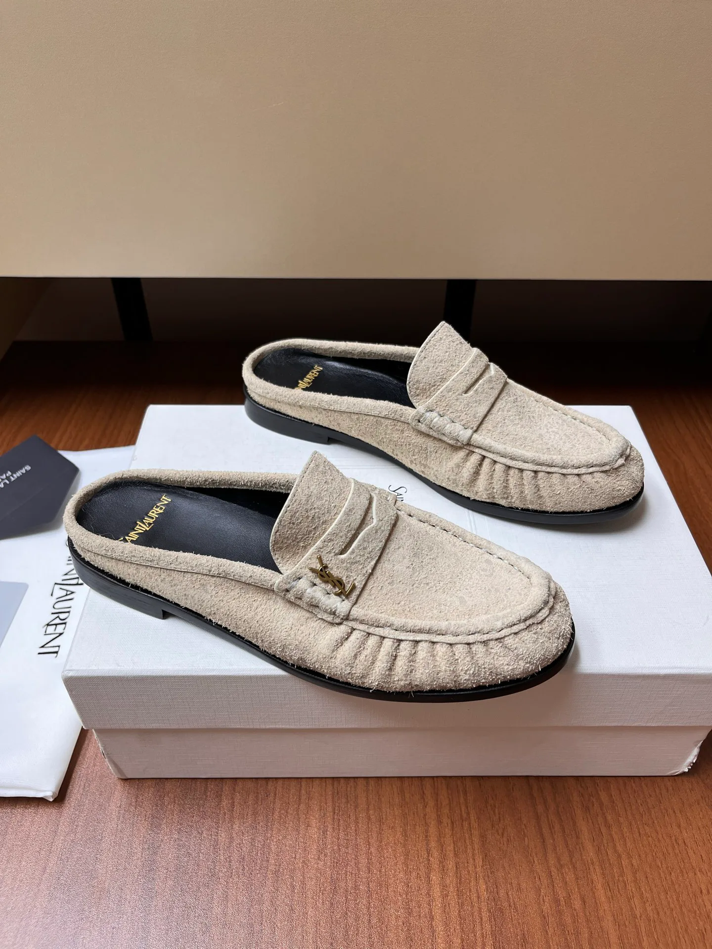 Women's Loafers And Moccasins SAINT LAURENT 18037885