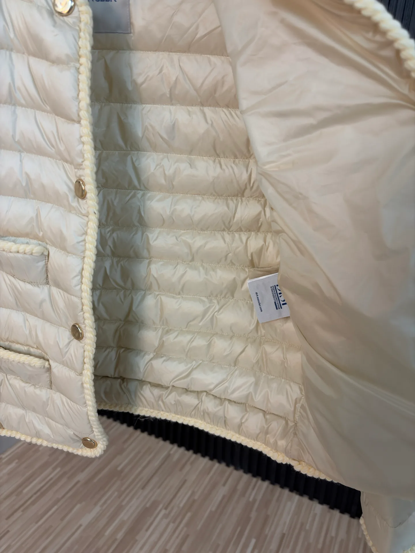 Куртки И Пуховики Женские Moncler 18673356