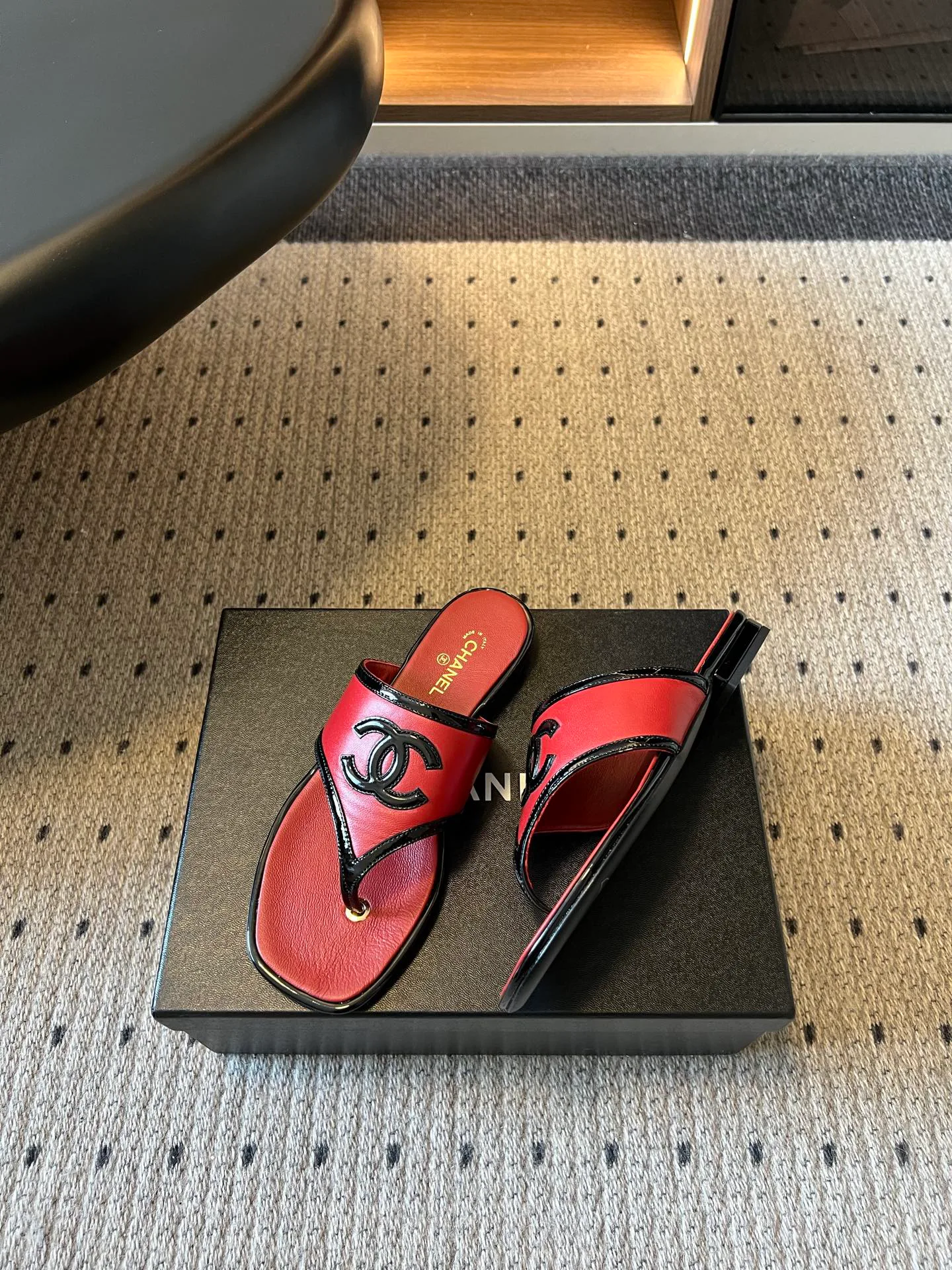Women's Flip-Flops CHANEL 17844580