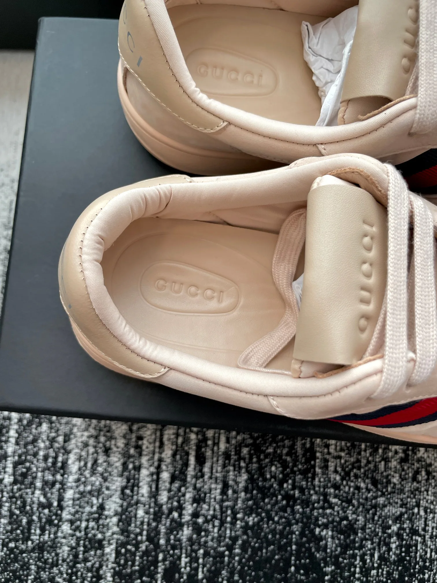 Women's Sneakers GUCCI 18447994