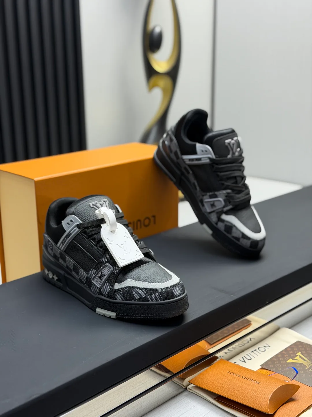 Women's Sneakers LOUIS VUITTON 17865123