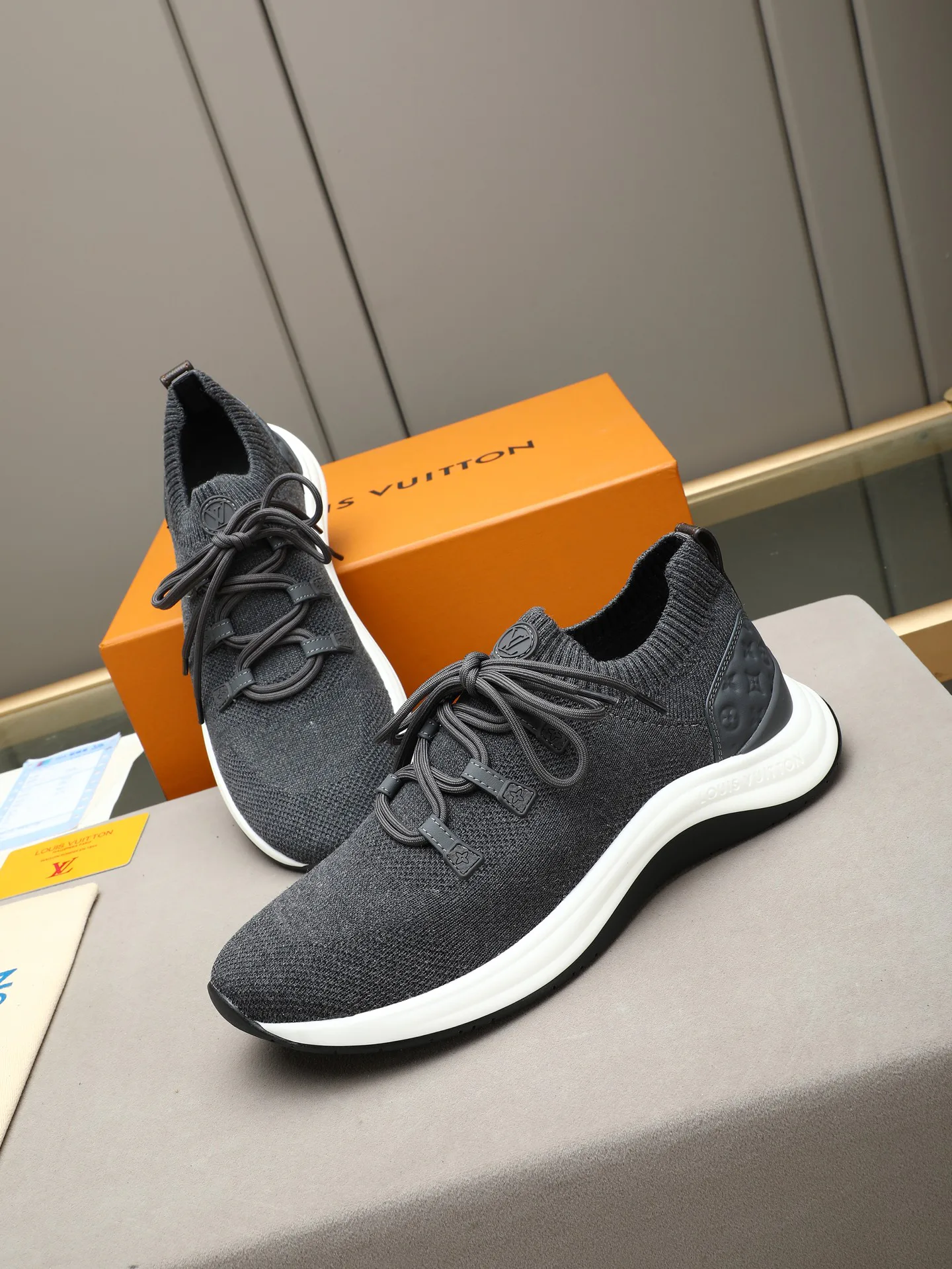 Men's Sneakers LOUIS VUITTON 17947268
