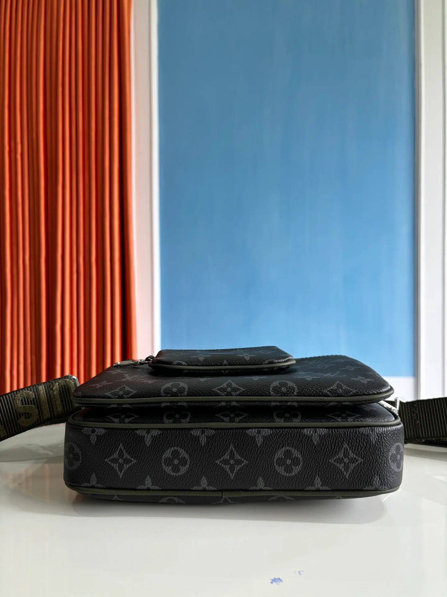 Women's Shoulder Bags LOUIS VUITTON 17522371