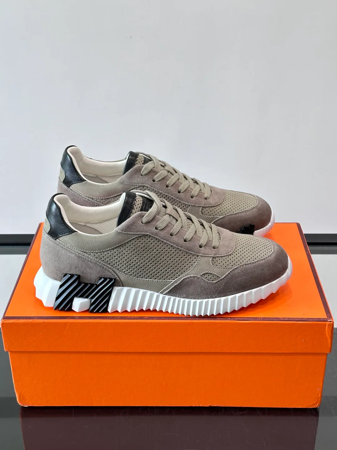 Women's Sneakers HERMES 17439909