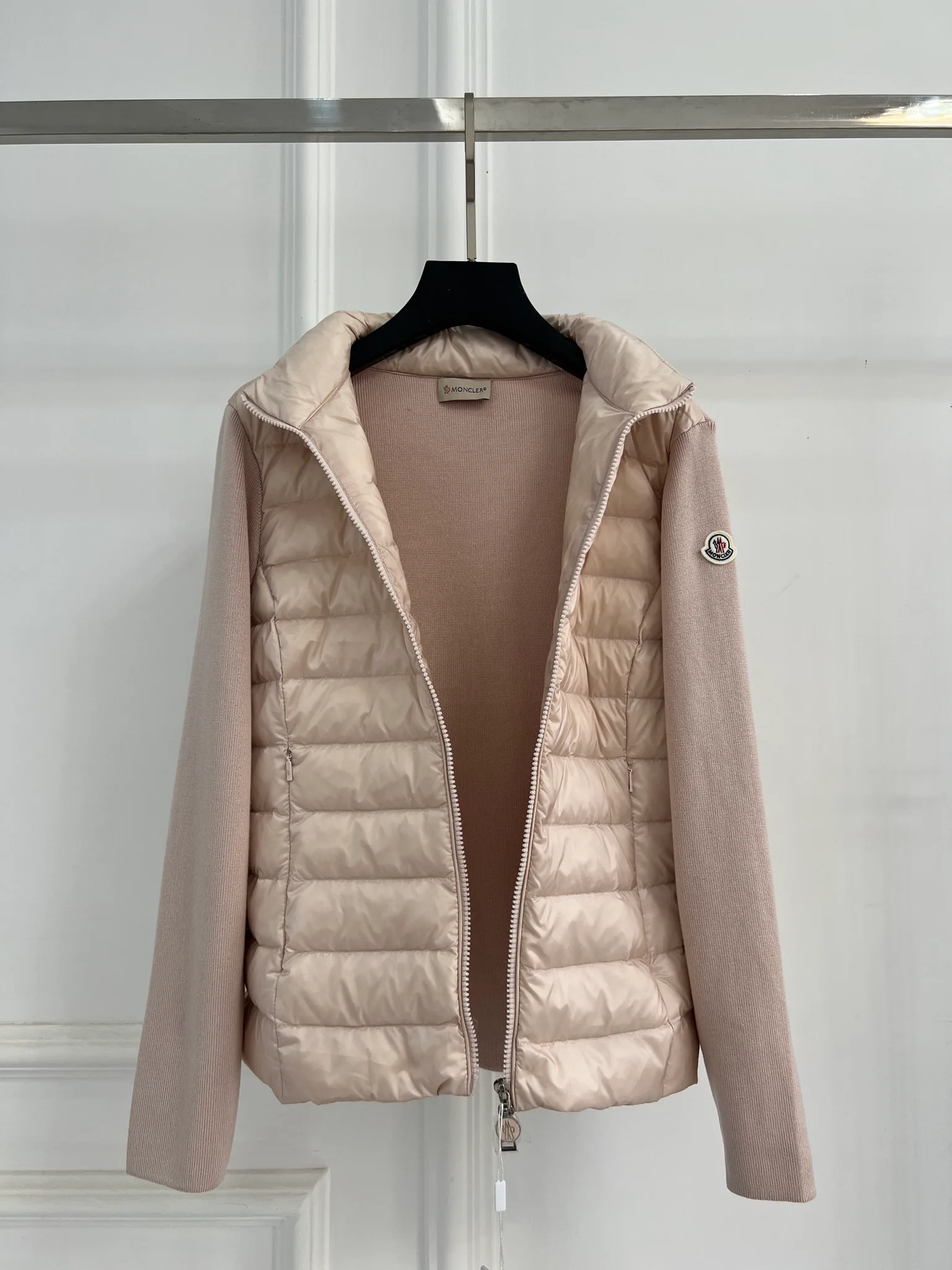 Women's Jackets And Down Jackets MONCLER 18416265