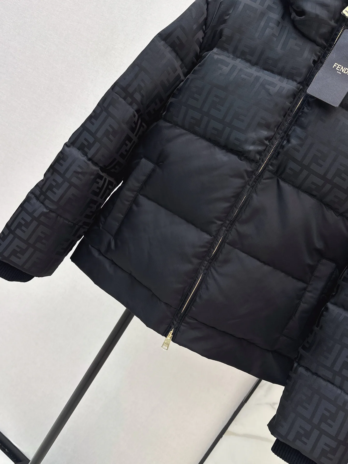 Women's Jackets And Down Jackets FENDI 18253128