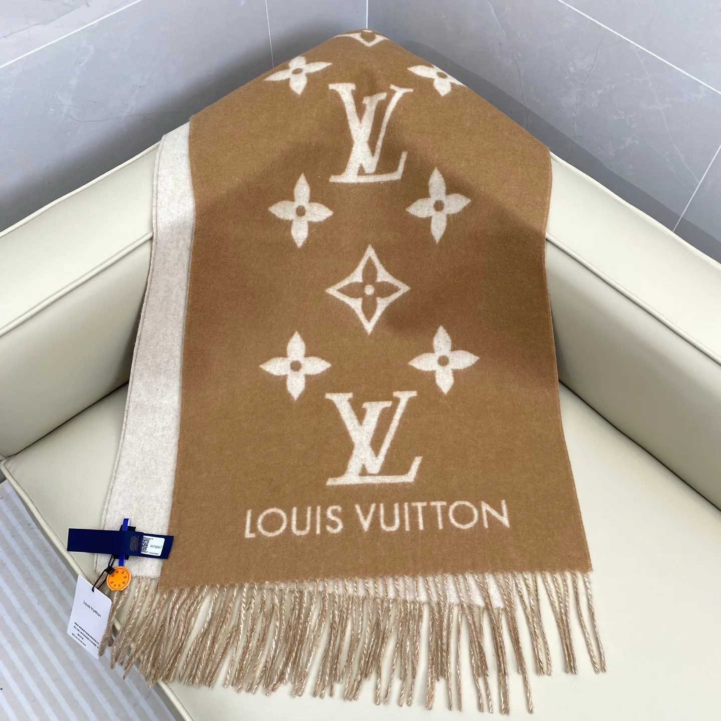 Scarves LOUIS VUITTON 18105570