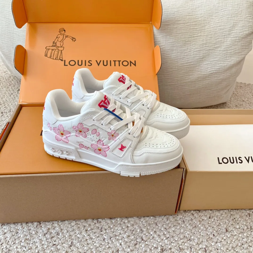 Кроссовки Женские Louis Vuitton 18625668