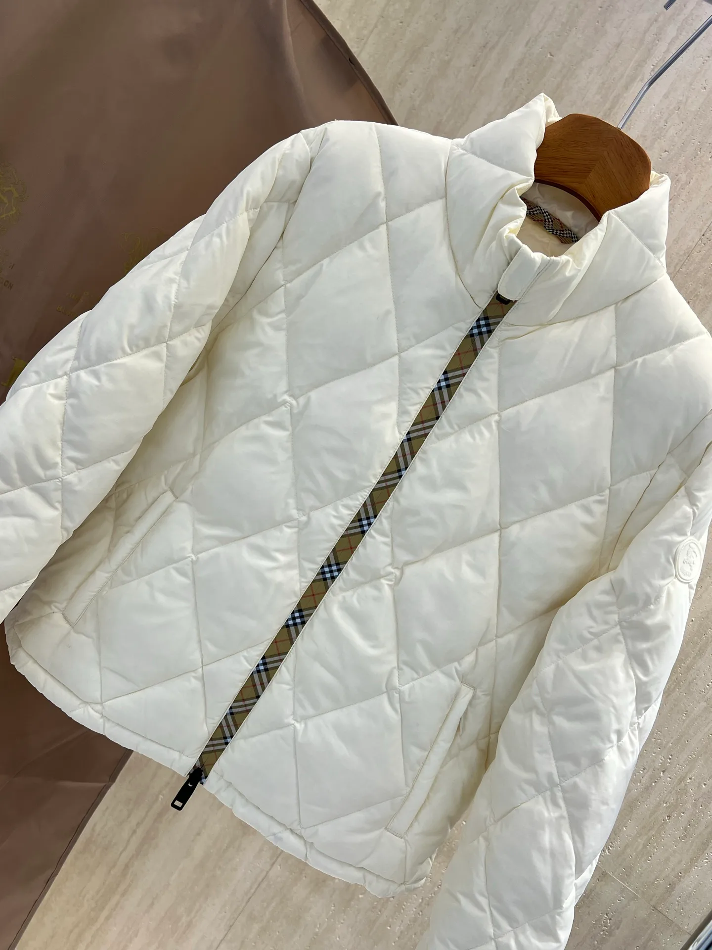 Women's Jackets And Down Jackets BURBERRY 18296473