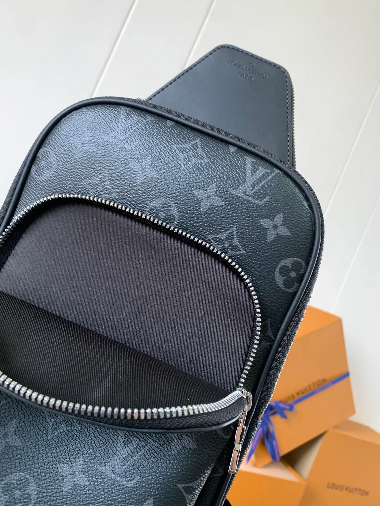 Women's Shoulder Bags LOUIS VUITTON 17948728