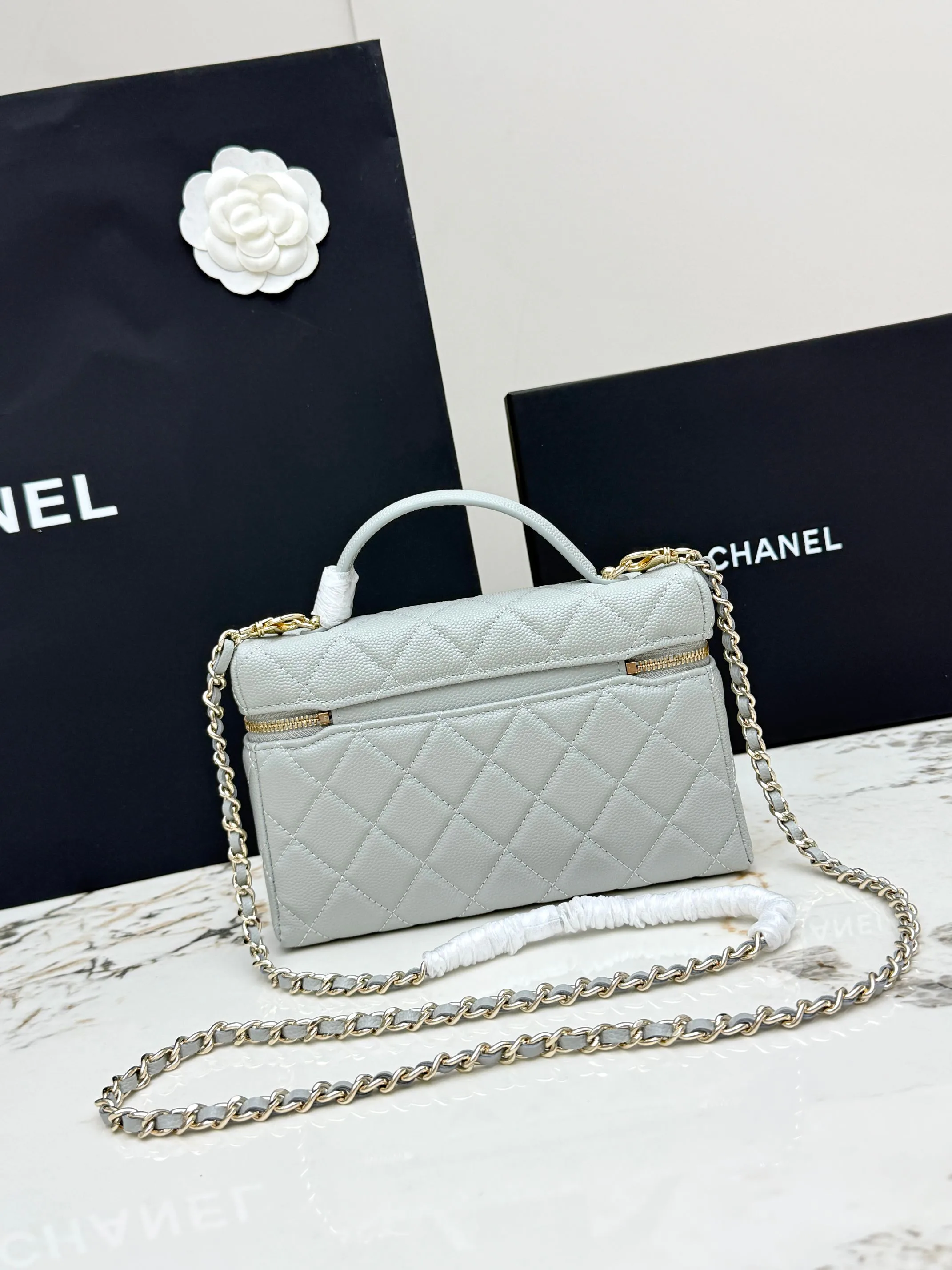 Women's Classic Handbags CHANEL 17949111