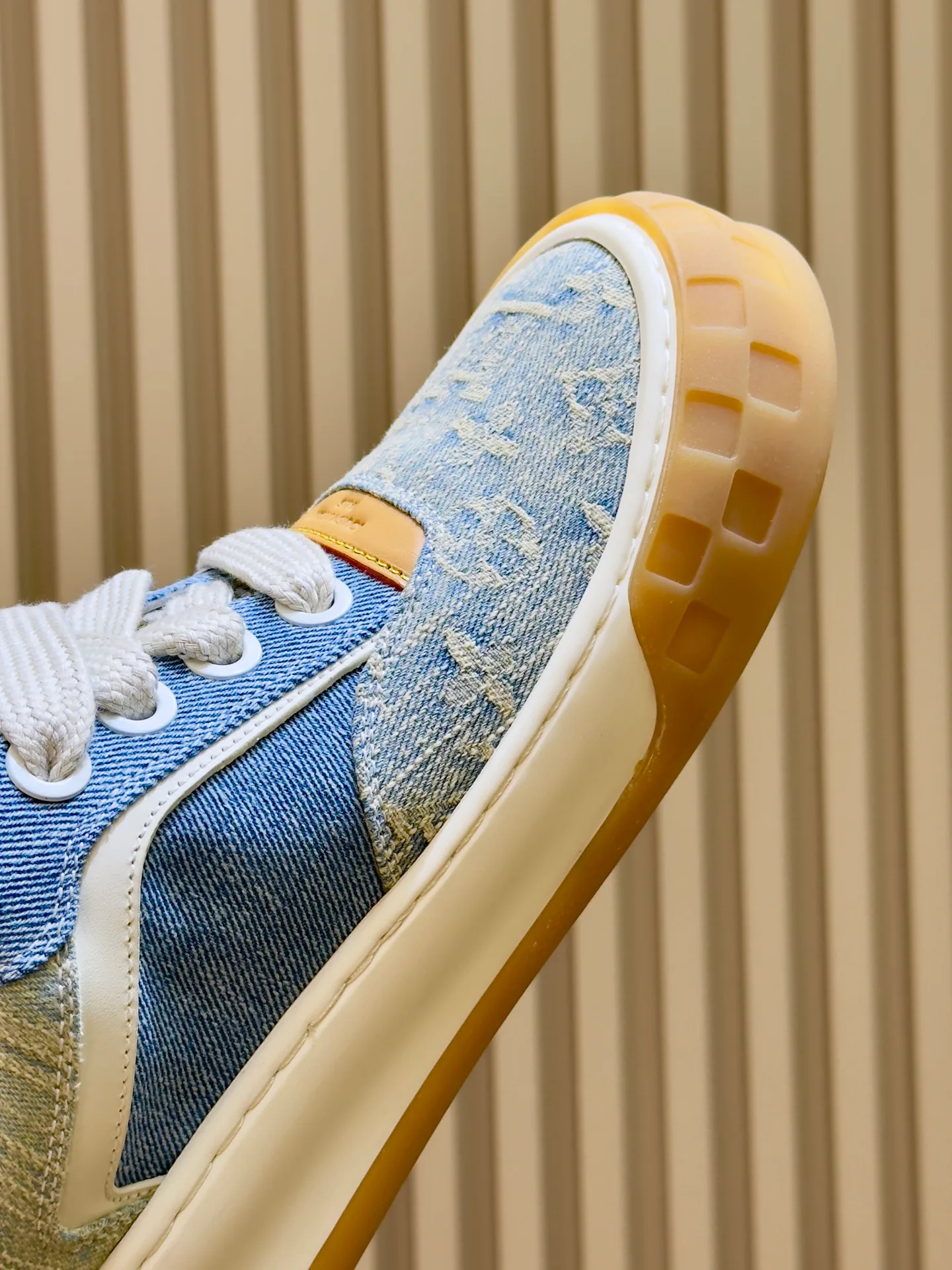 Men's Sneakers LOUIS VUITTON 18073511