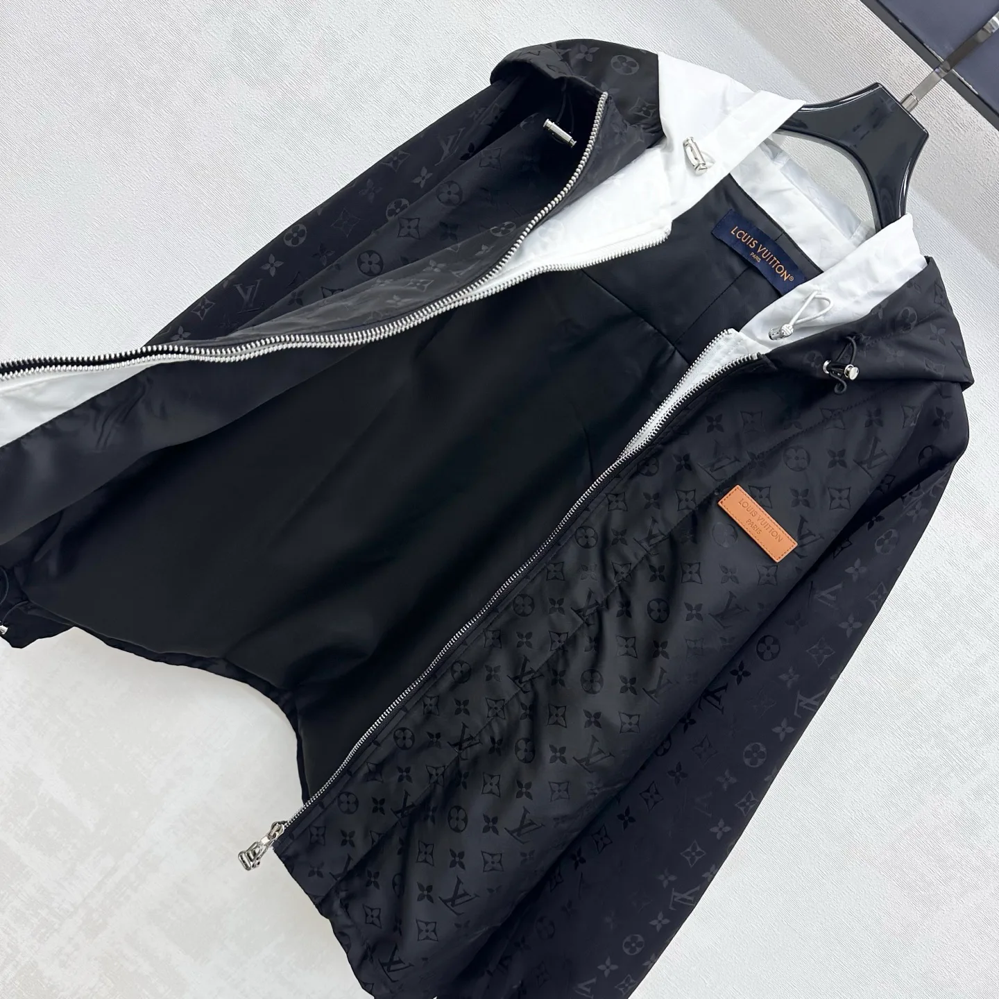 Women's Jackets And Down Jackets LOUIS VUITTON 18555703