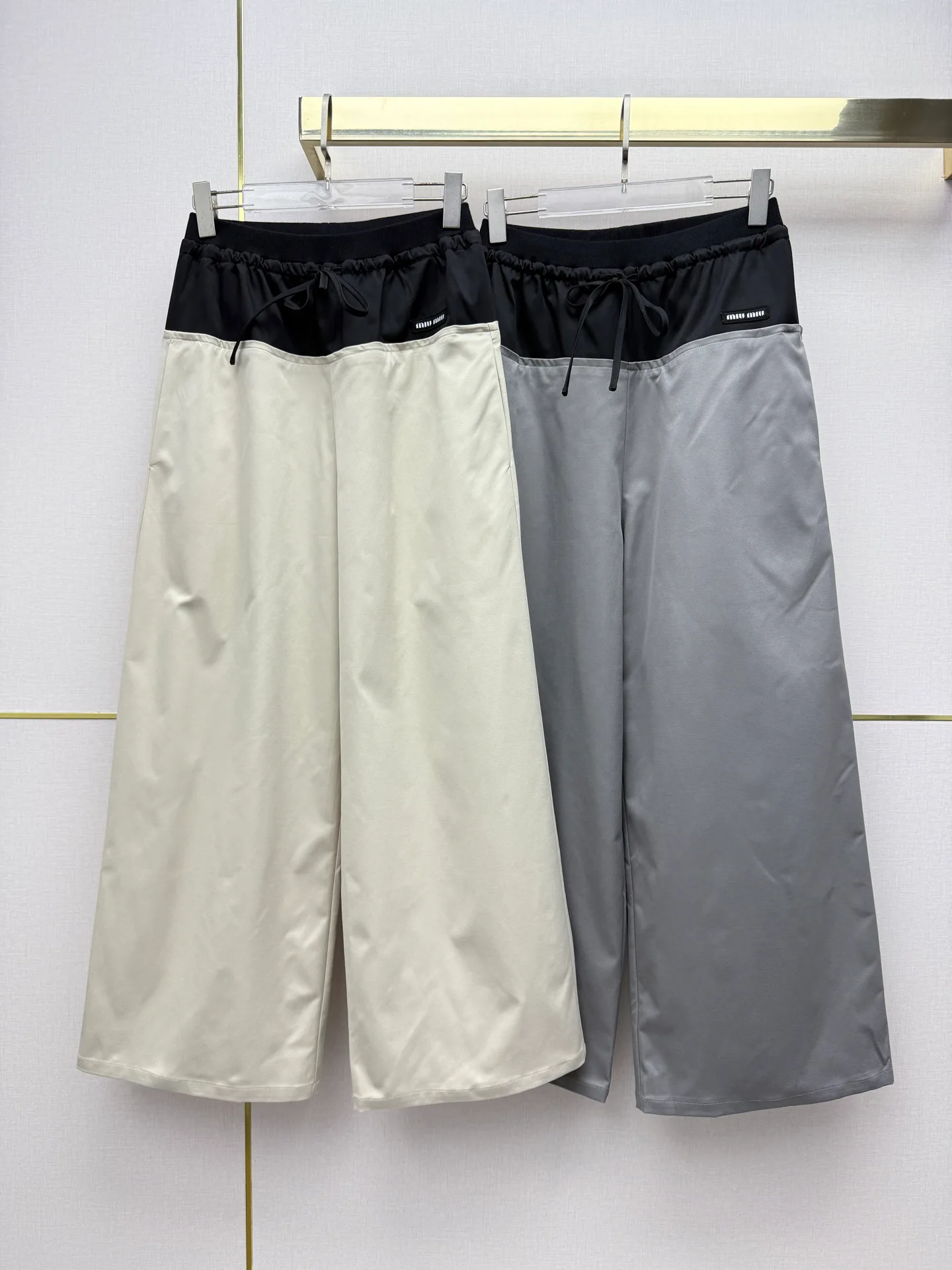 Women's Trousers MIU MIU 18298504