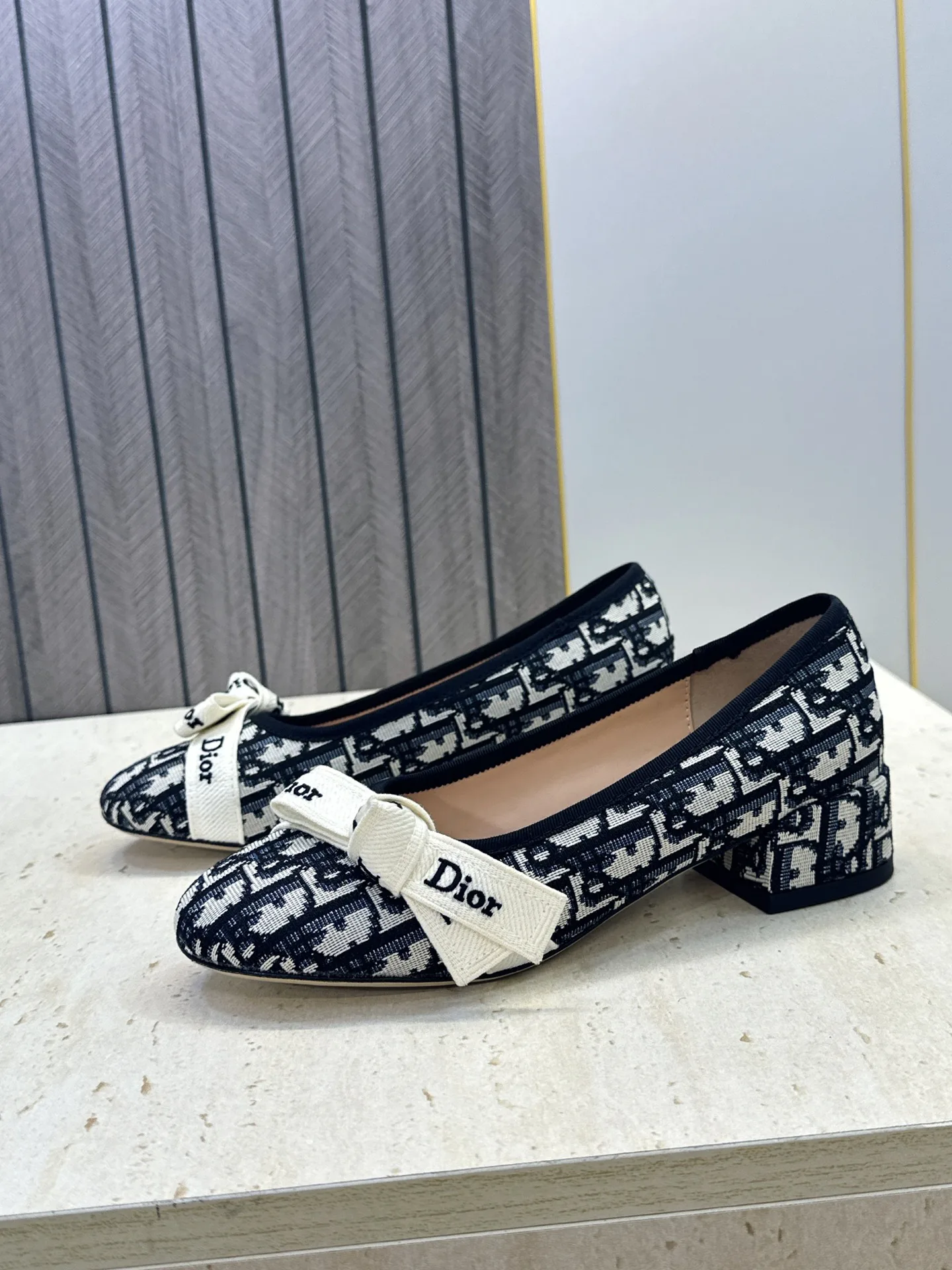 Women's Ballet Flats CHRISTIAN DIOR 18132754