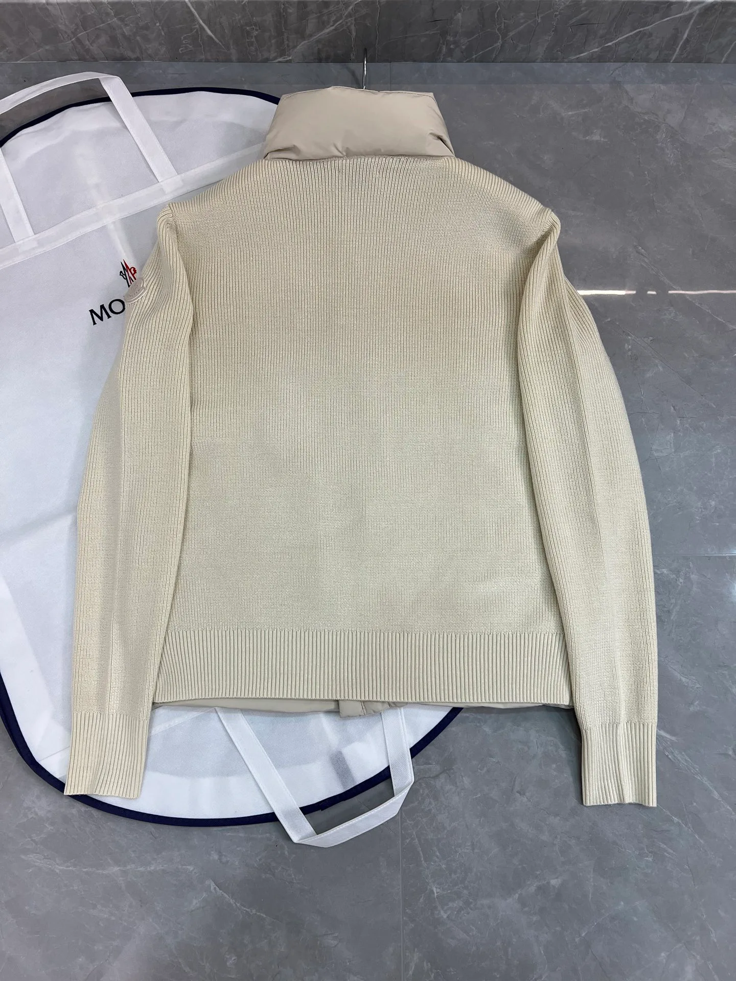 Куртки И Пуховики Женские Moncler 18599836