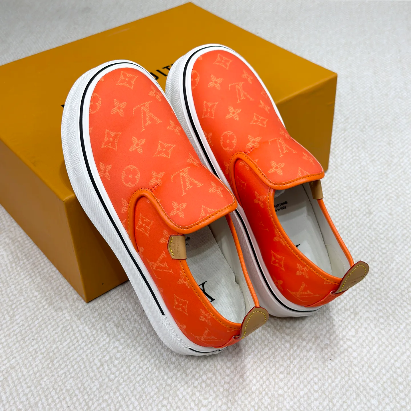 Men's Sneakers LOUIS VUITTON 18365136
