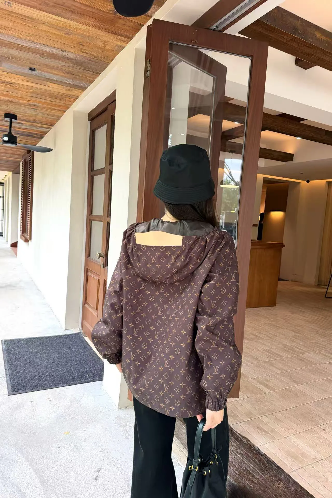 Women's Jackets And Down Jackets LOUIS VUITTON 18348321