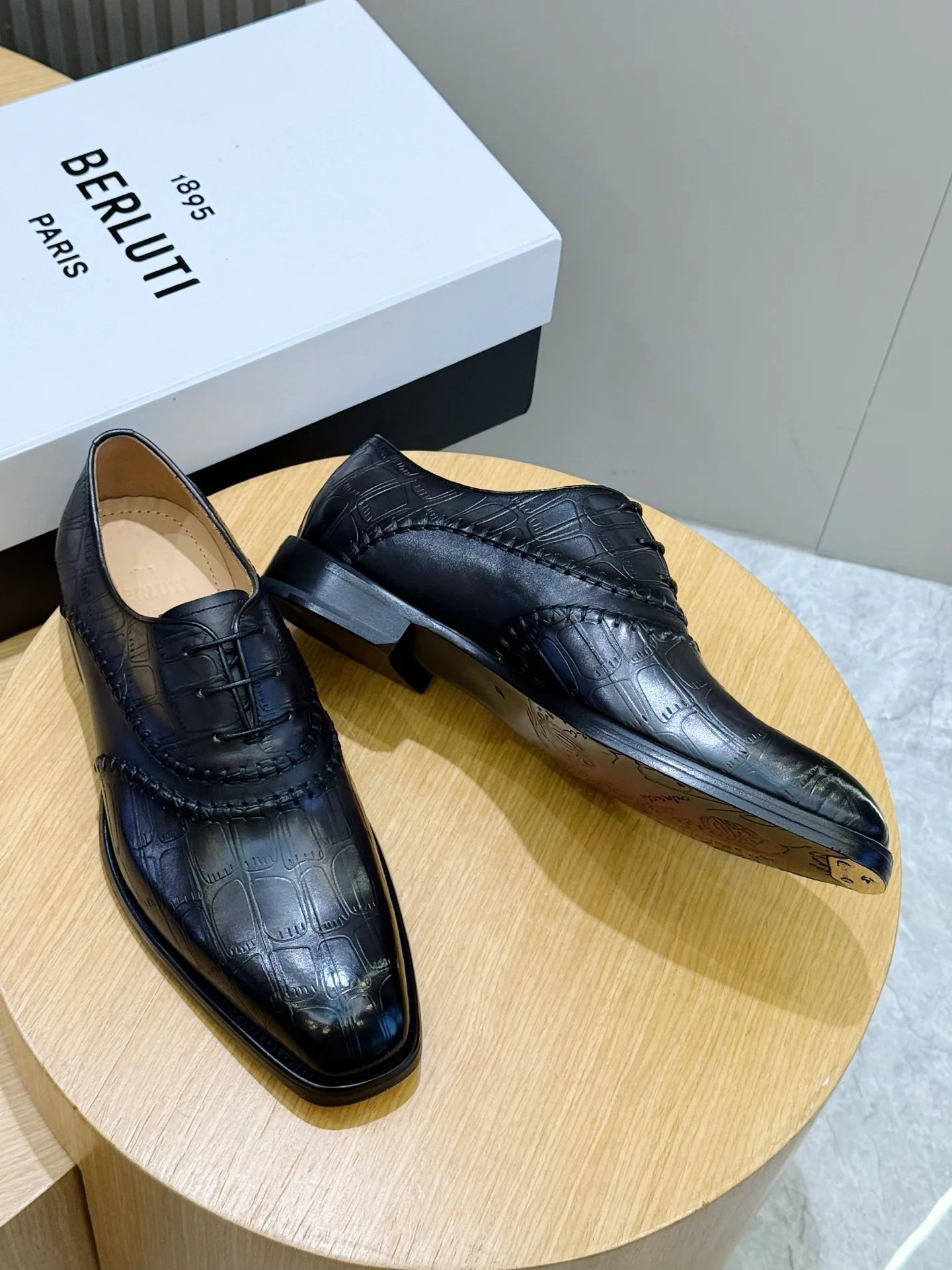 Men's Loafers And Dress Shoes BERLUTI 17649436